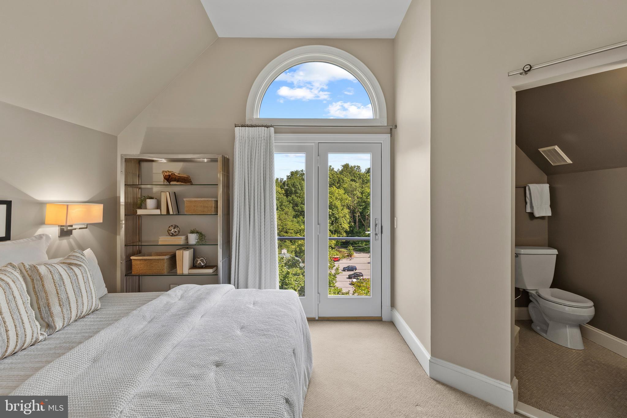 EPPING FOREST WATERFRONT | 349 SHERWOOD TRAIL