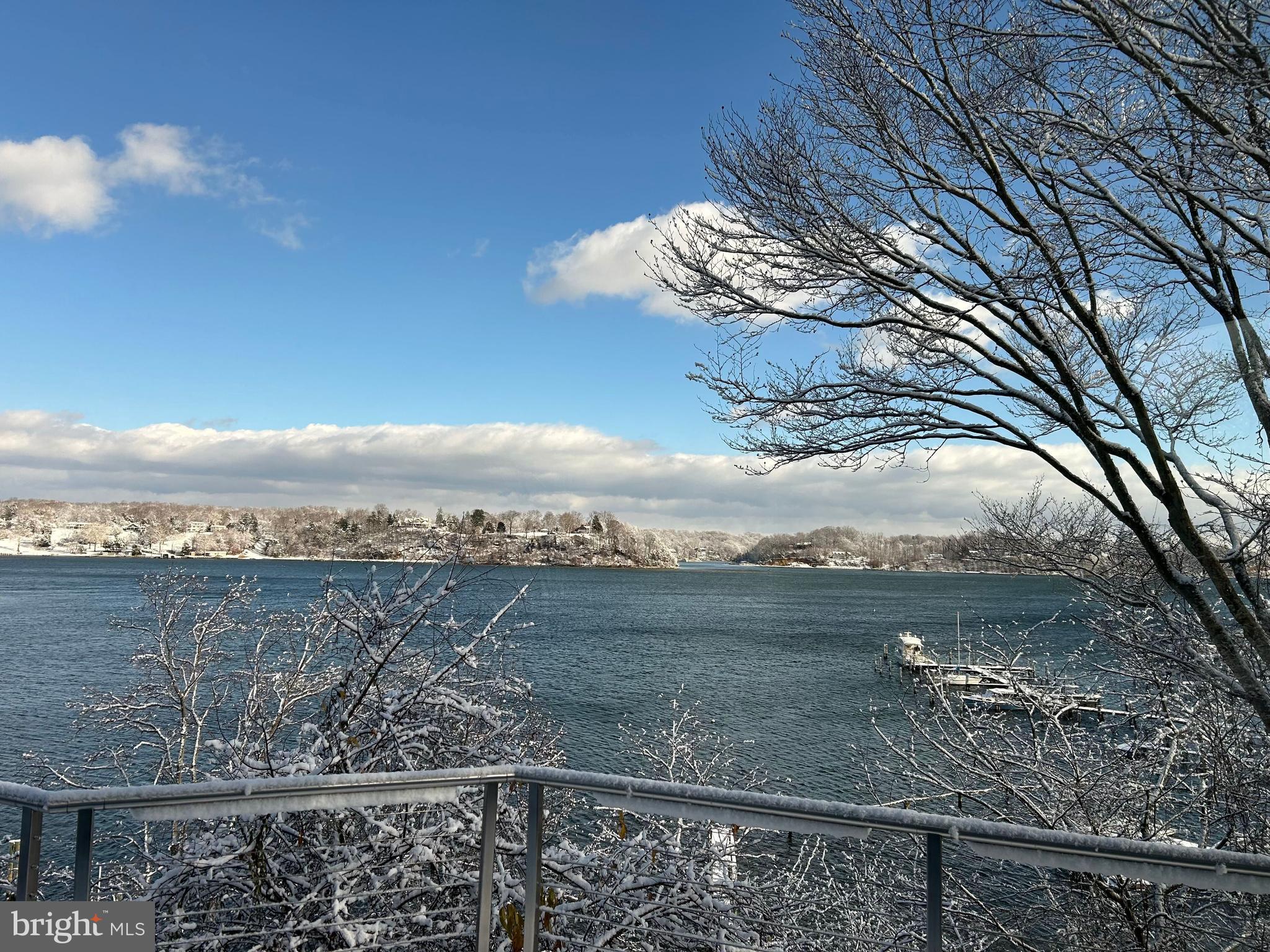 EPPING FOREST WATERFRONT | 349 SHERWOOD TRAIL