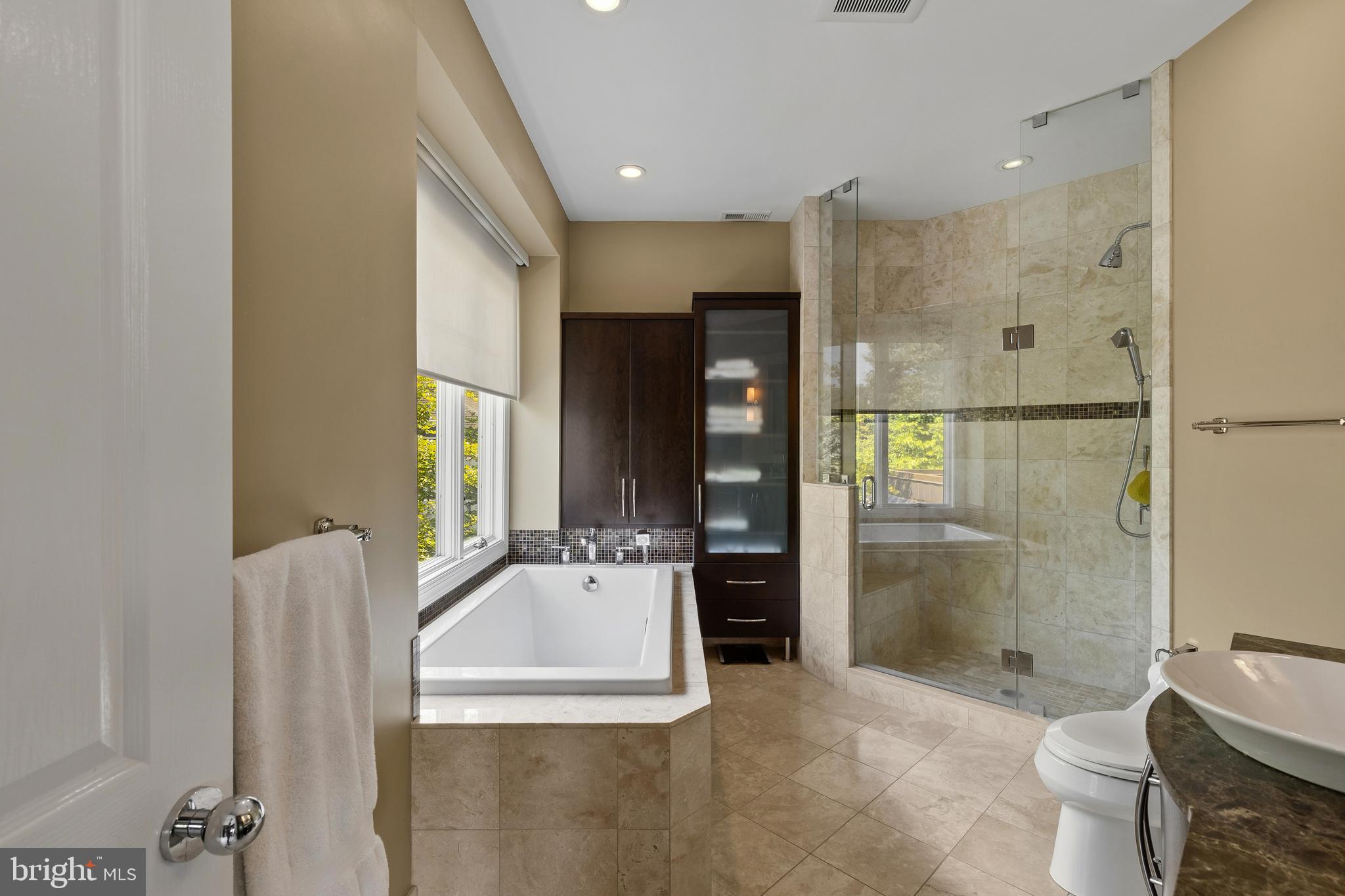 EPPING FOREST WATERFRONT | 349 SHERWOOD TRAIL