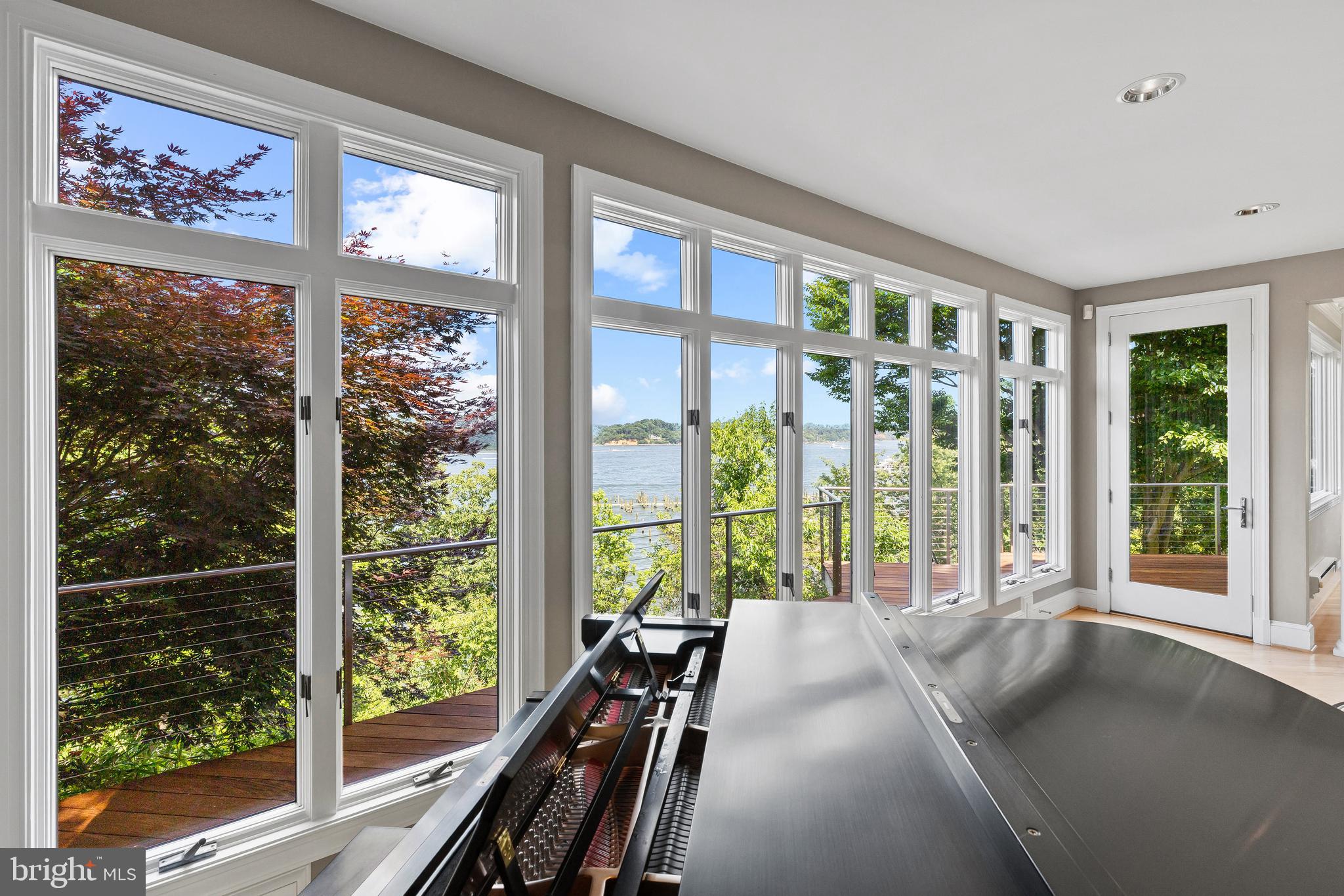 EPPING FOREST WATERFRONT | 349 SHERWOOD TRAIL
