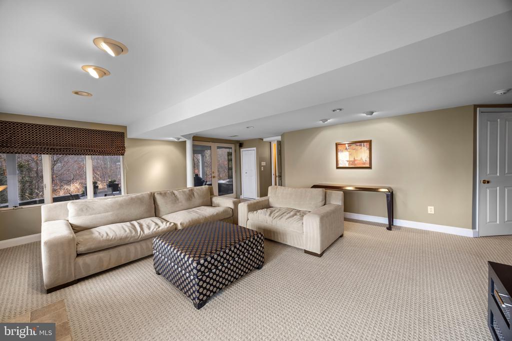 EPPING FOREST WATERFRONT | 349 SHERWOOD TRAIL