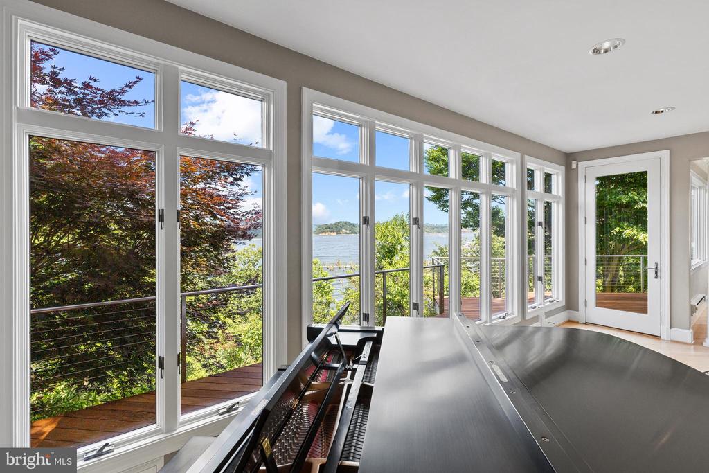 EPPING FOREST WATERFRONT | 349 SHERWOOD TRAIL