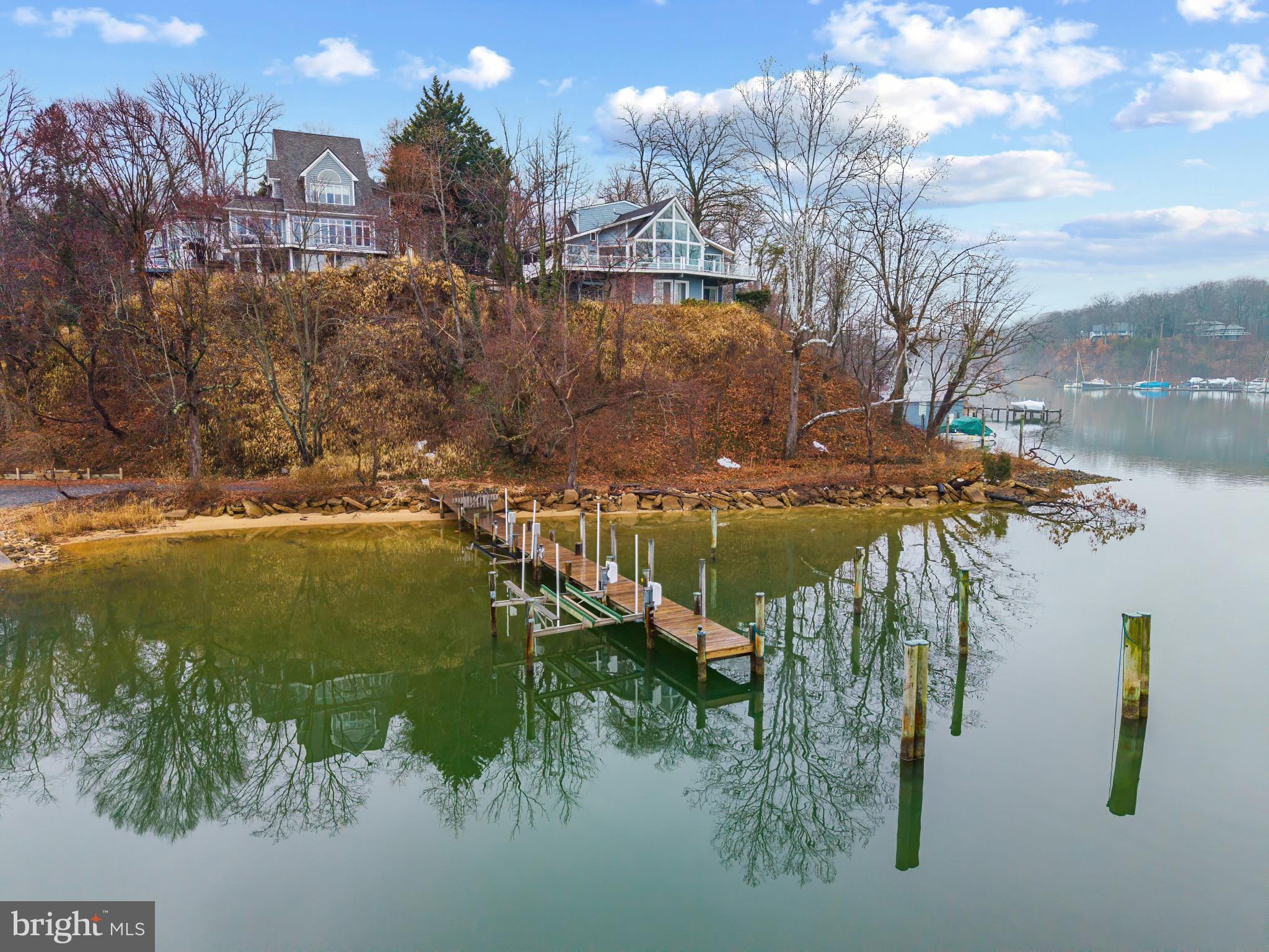 EPPING FOREST WATERFRONT | 349 SHERWOOD TRAIL