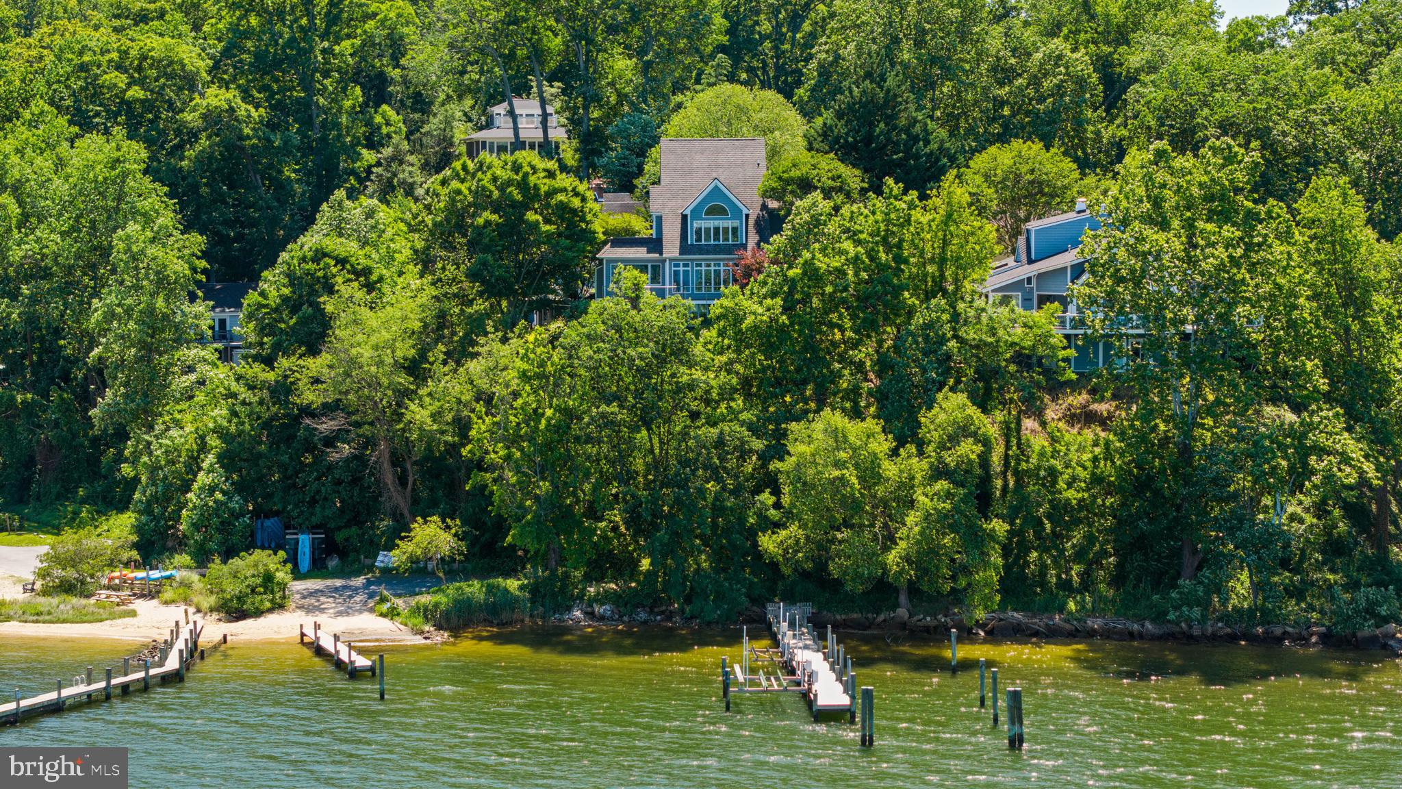 EPPING FOREST WATERFRONT | 349 SHERWOOD TRAIL