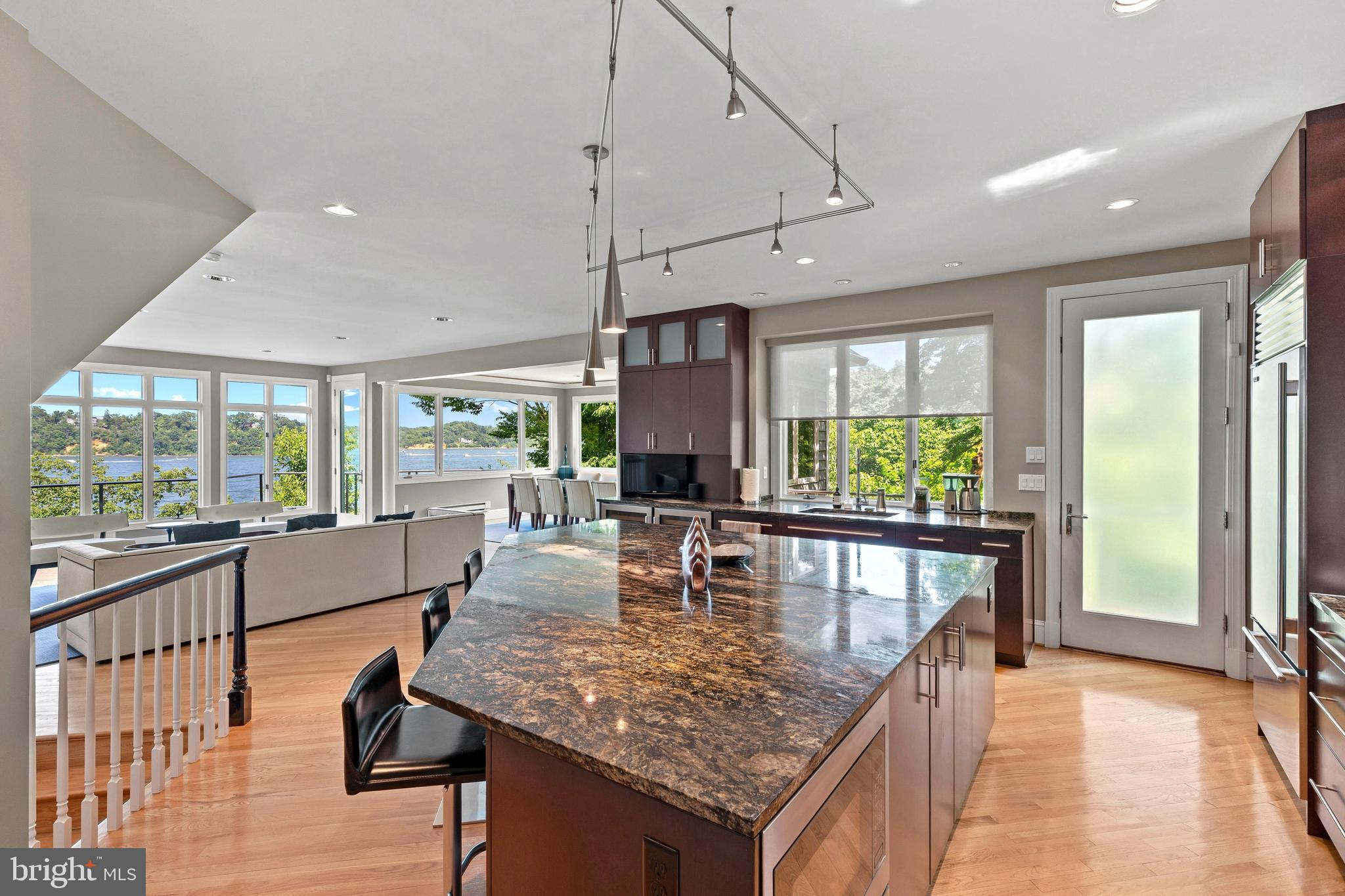 EPPING FOREST WATERFRONT | 349 SHERWOOD TRAIL