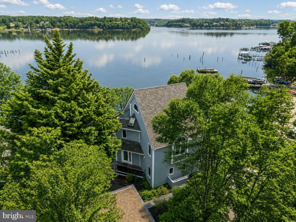 EPPING FOREST WATERFRONT | 349 SHERWOOD TRAIL