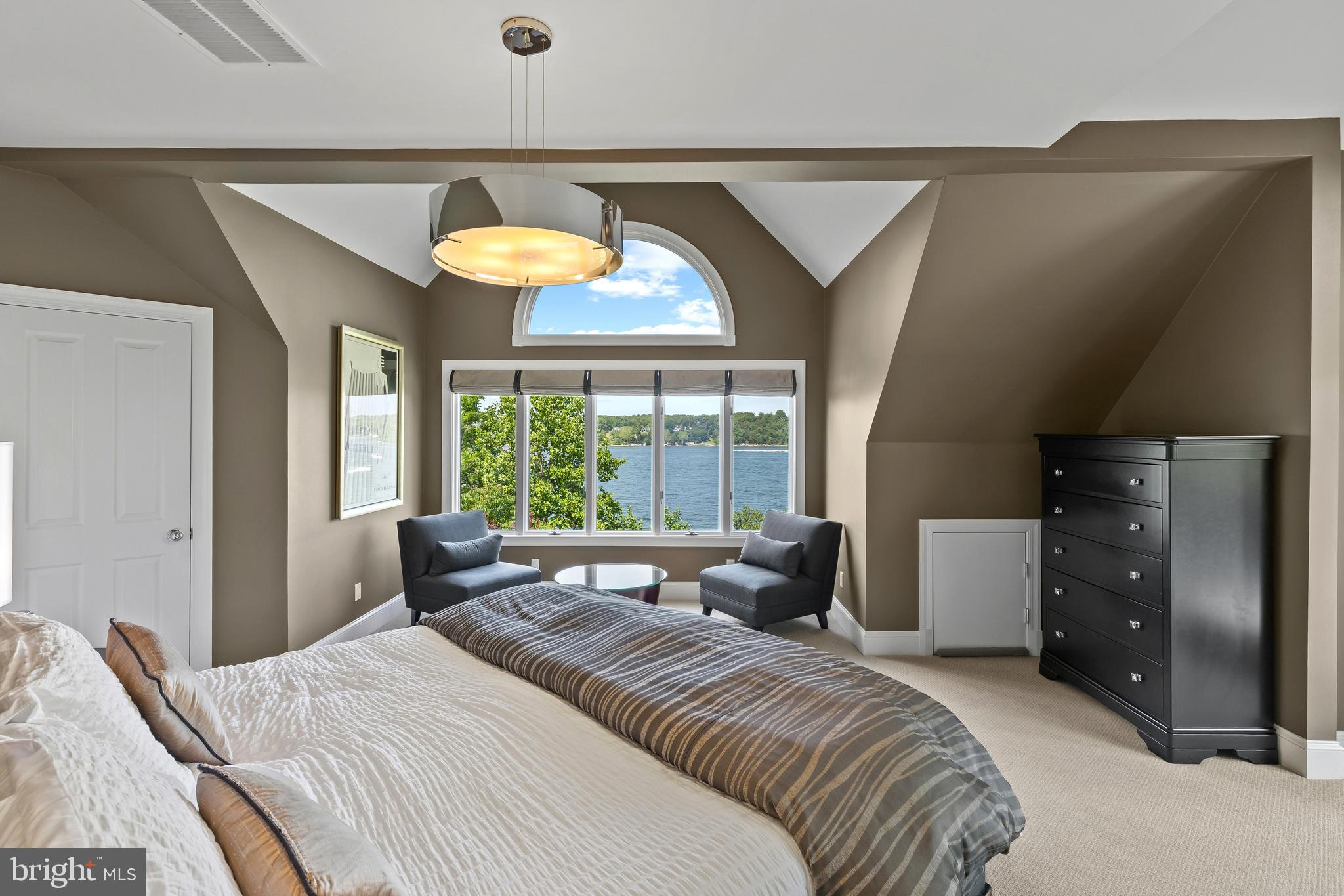 EPPING FOREST WATERFRONT | 349 SHERWOOD TRAIL