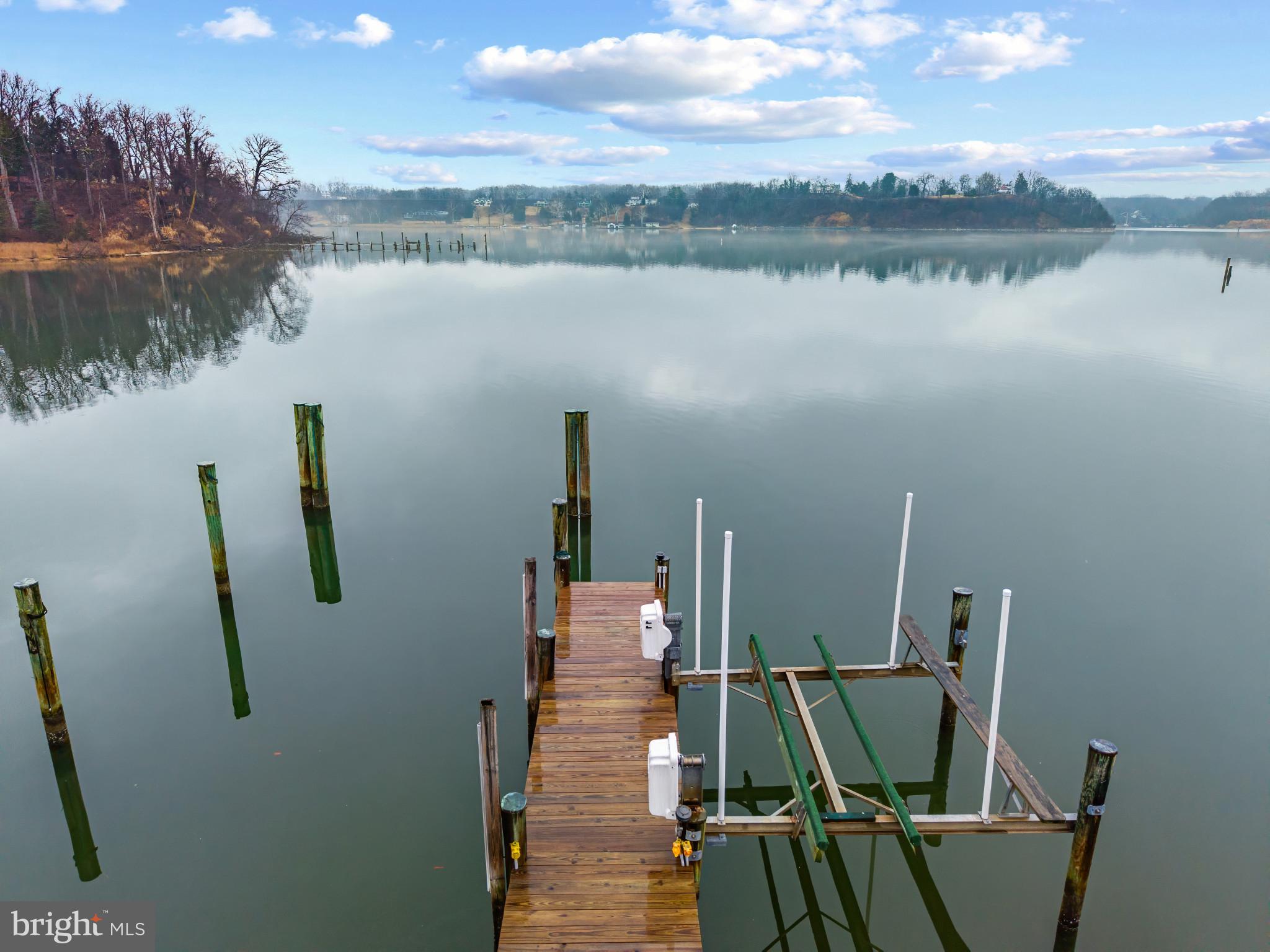 EPPING FOREST WATERFRONT | 349 SHERWOOD TRAIL