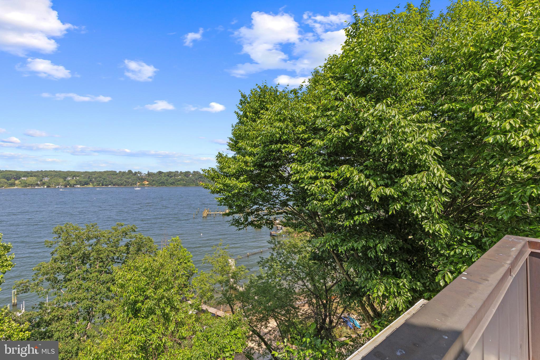 EPPING FOREST WATERFRONT | 349 SHERWOOD TRAIL