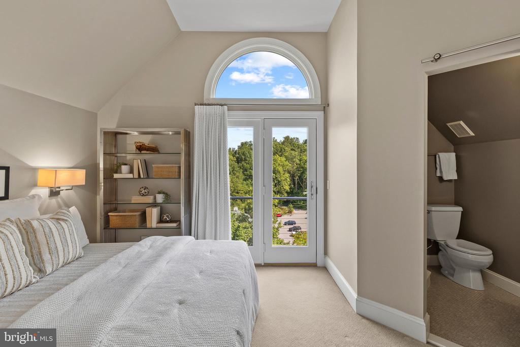 EPPING FOREST WATERFRONT | 349 SHERWOOD TRAIL