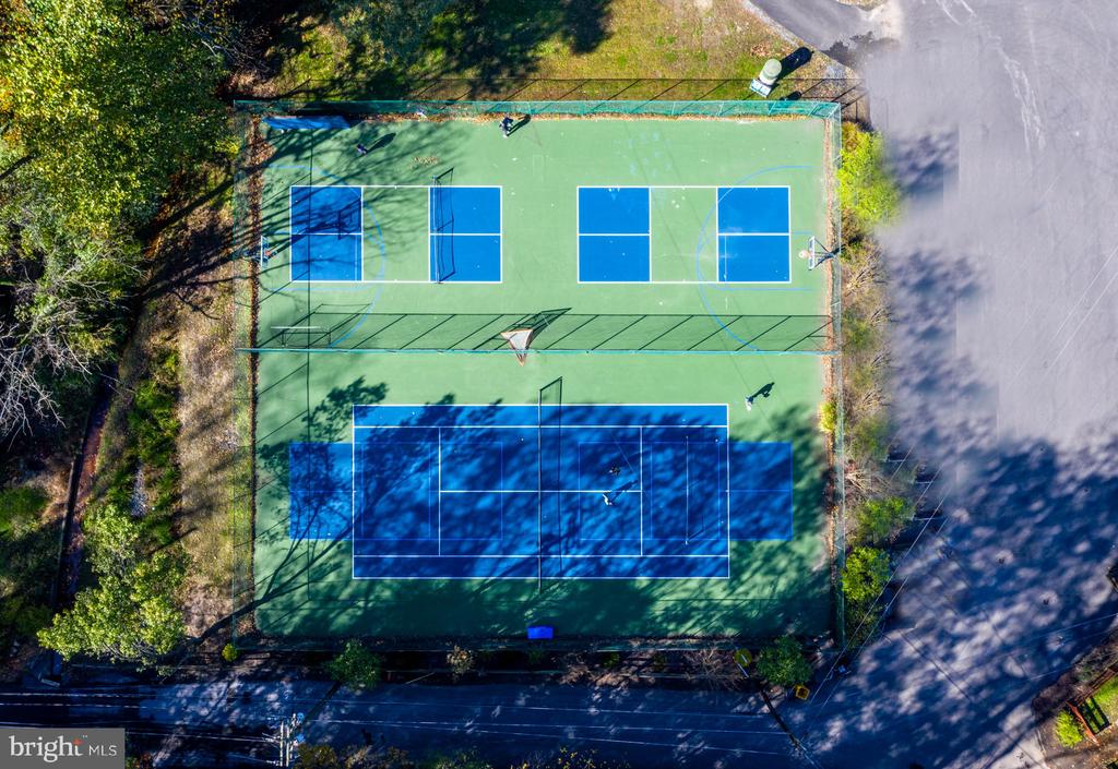 EPPING FOREST WATERFRONT | 349 SHERWOOD TRAIL