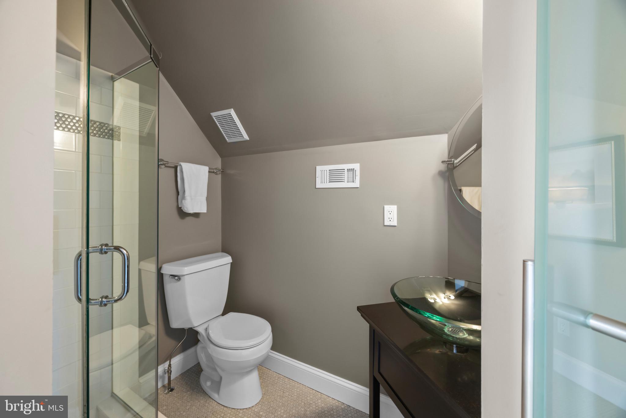 EPPING FOREST WATERFRONT | 349 SHERWOOD TRAIL