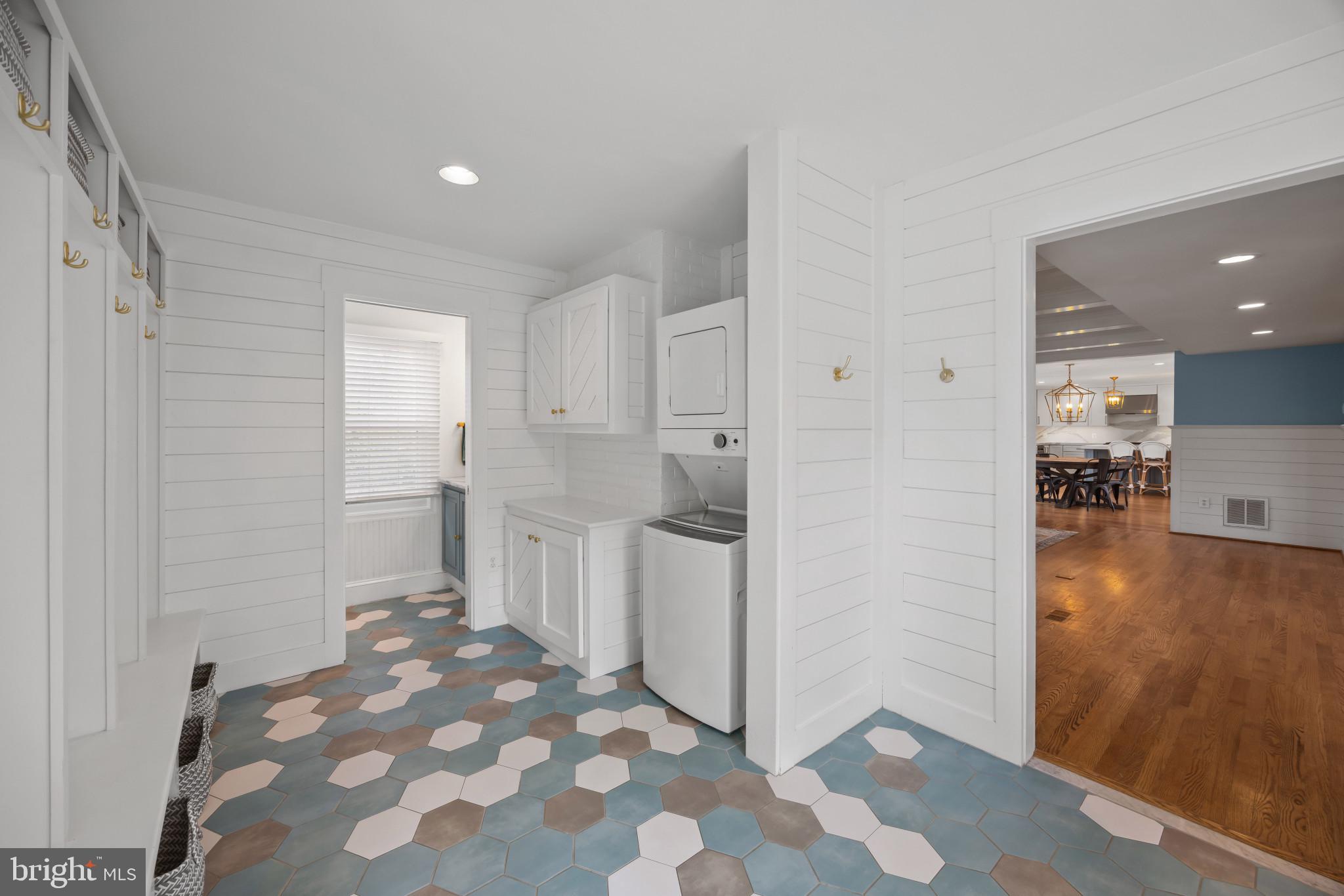 HARBOR HILLS | 3484 OLYMPIA ROAD