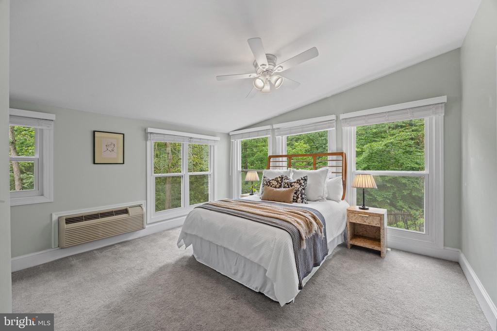 HARBOR HILLS | 3484 OLYMPIA ROAD