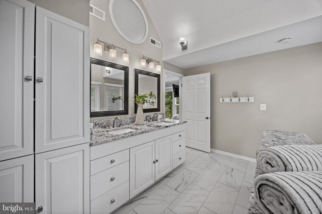 HARBOR HILLS | 3484 OLYMPIA ROAD