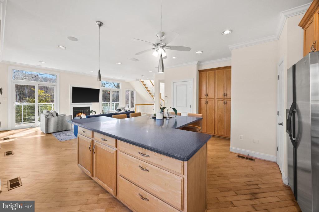 MILL CREEK WATERFRONT | 301 KINGSBERRY DRIVE