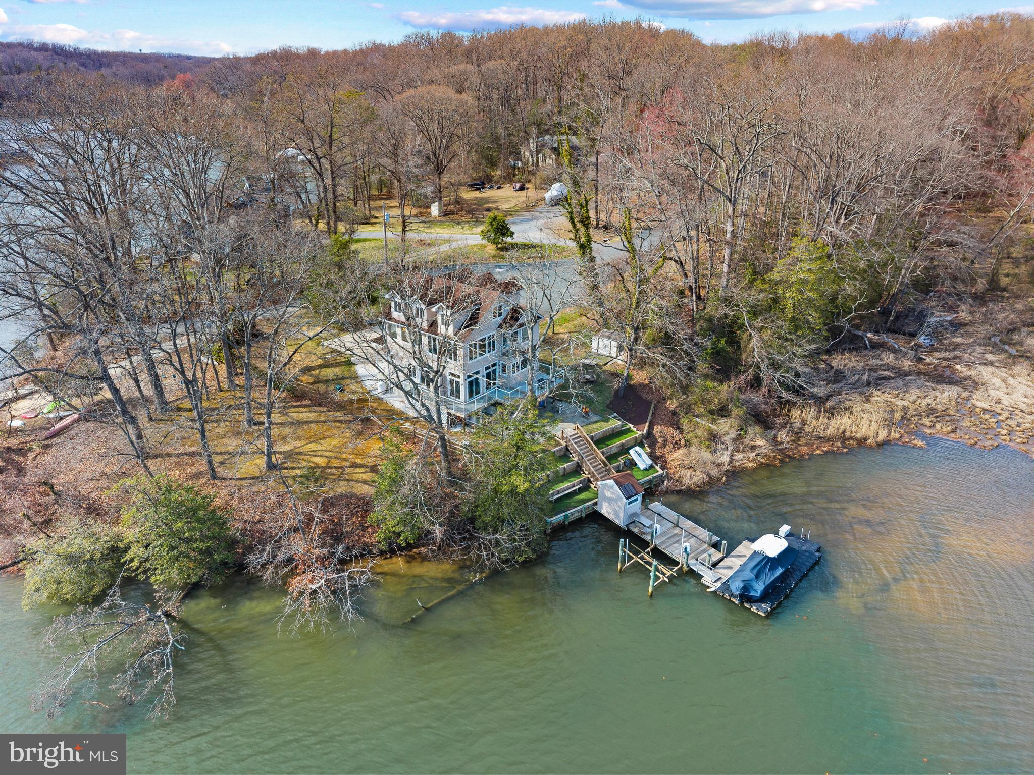 MILL CREEK WATERFRONT | 301 KINGSBERRY DRIVE