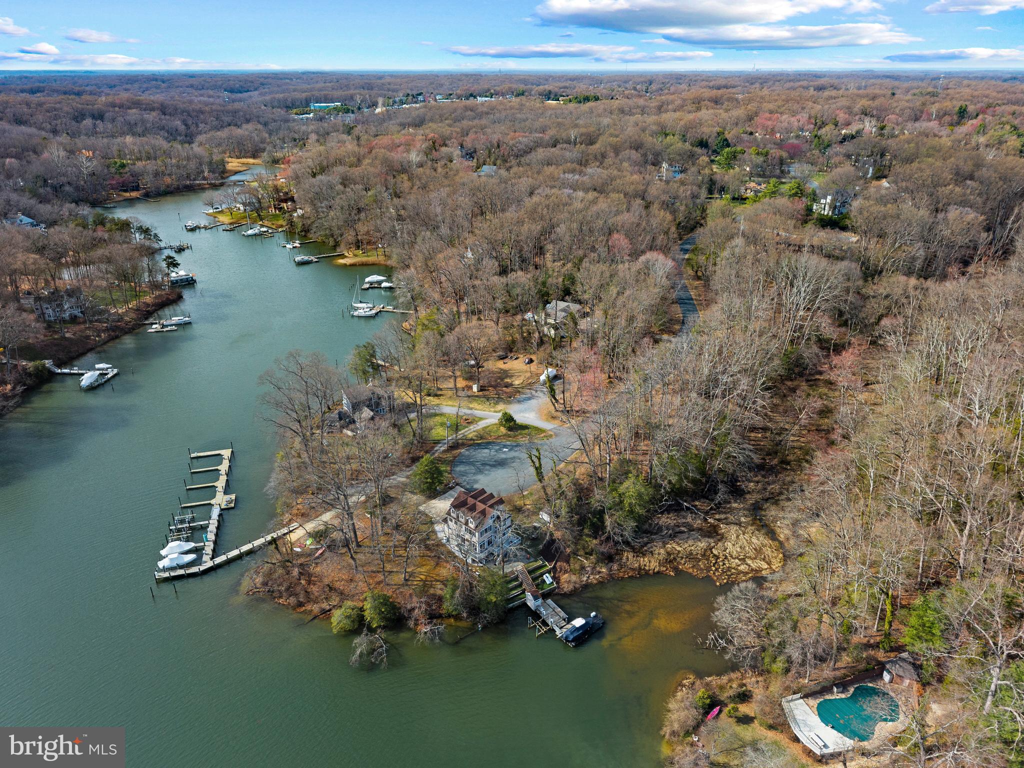 MILL CREEK WATERFRONT | 301 KINGSBERRY DRIVE