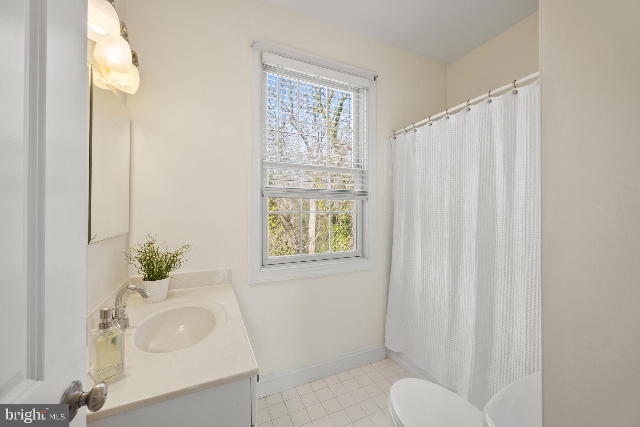 MILL CREEK WATERFRONT | 301 KINGSBERRY DRIVE