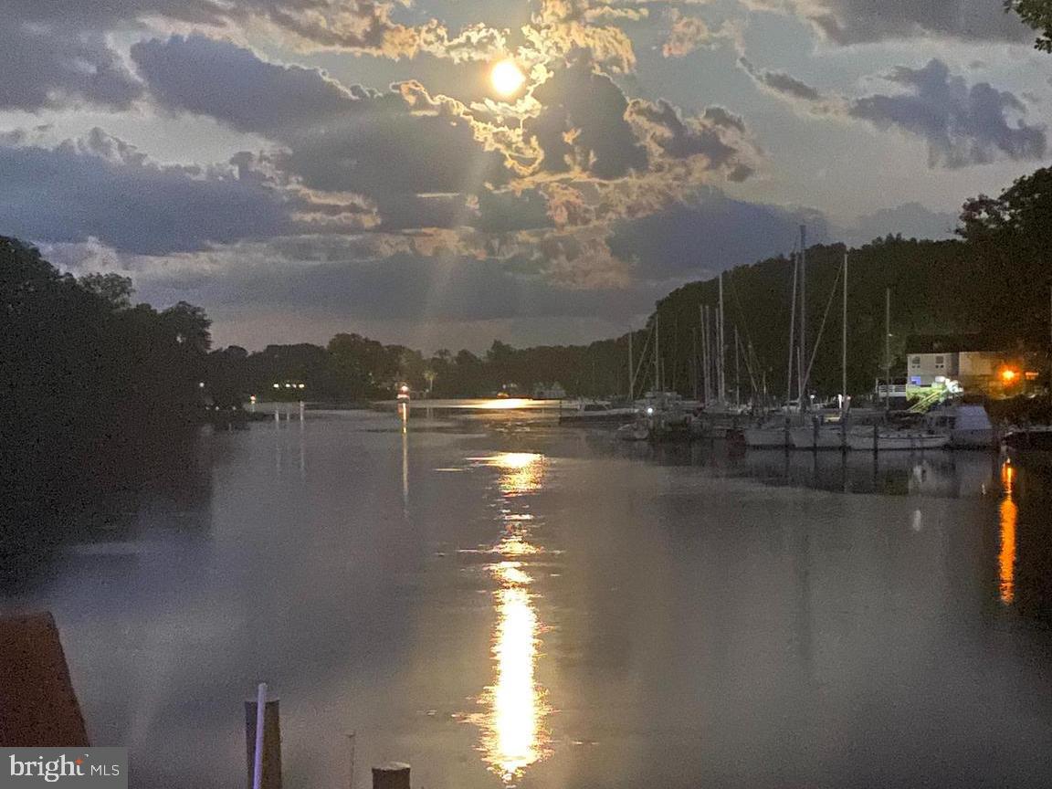 MILL CREEK WATERFRONT | 301 KINGSBERRY DRIVE