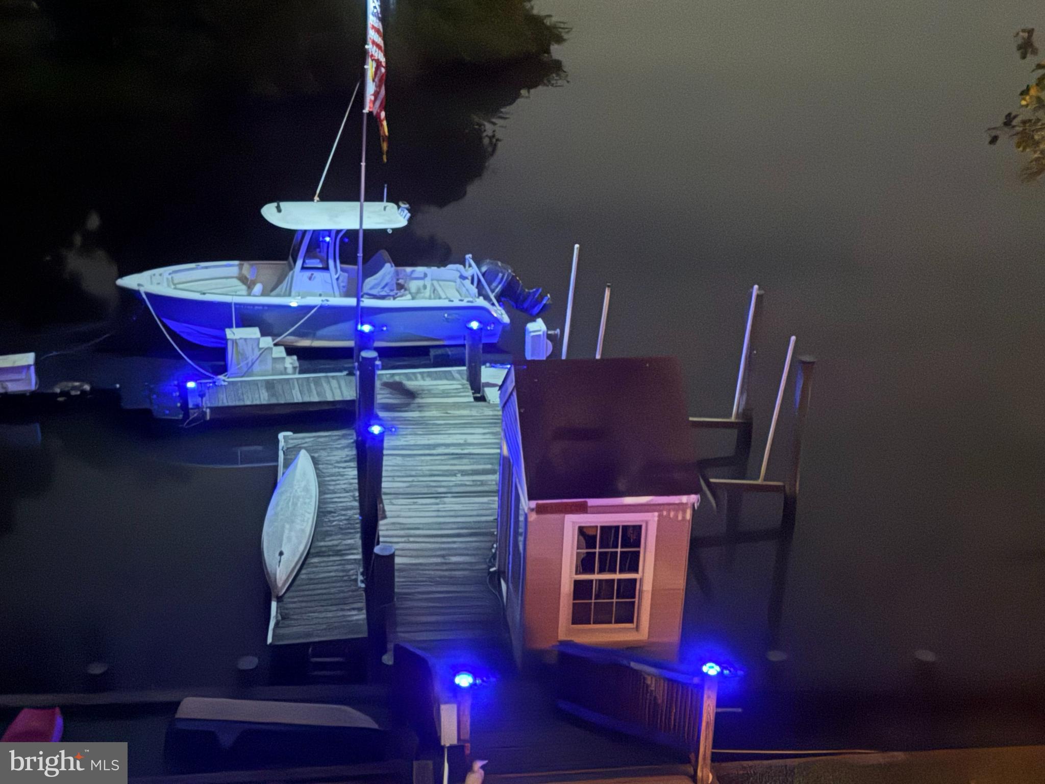 MILL CREEK WATERFRONT | 301 KINGSBERRY DRIVE