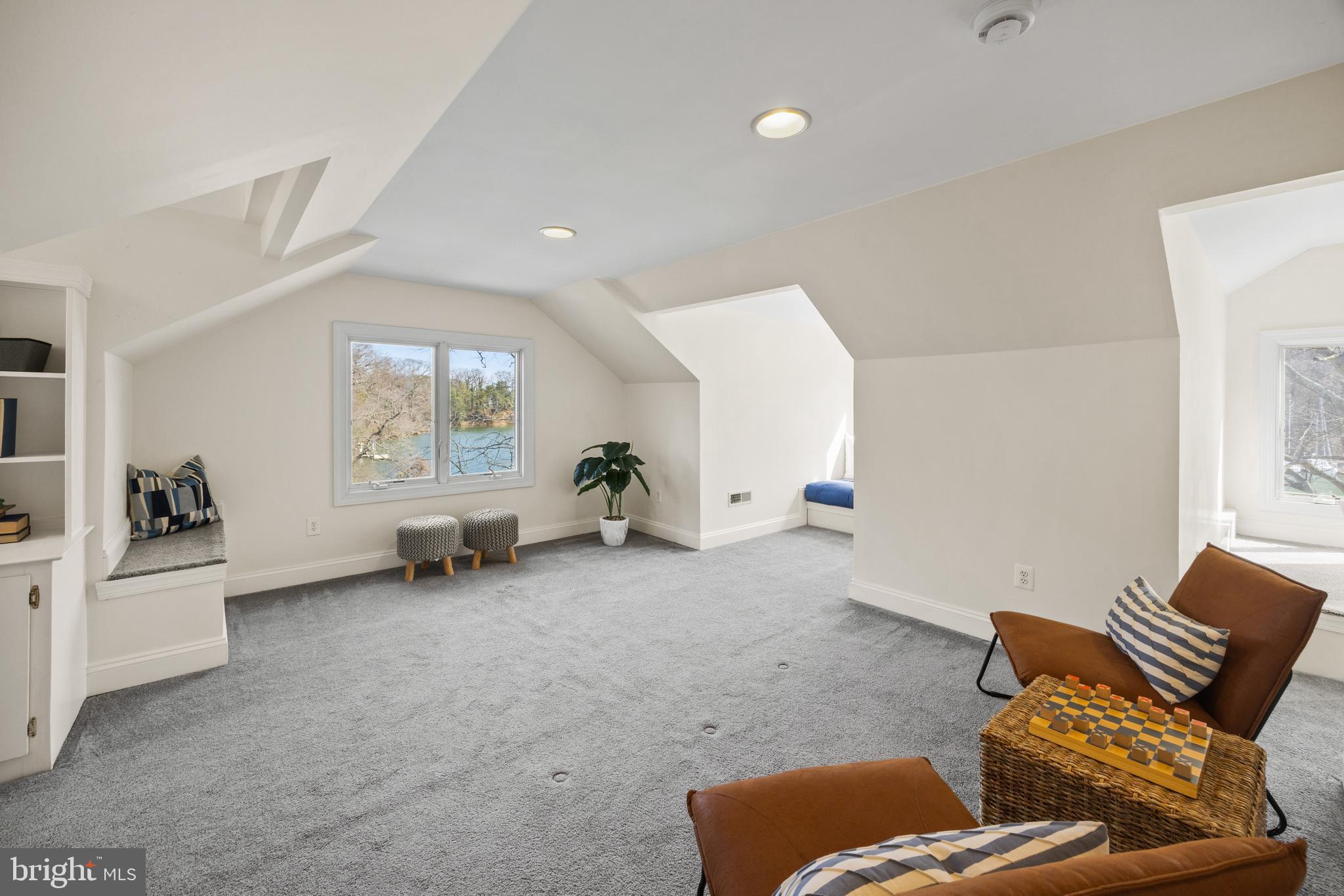 MILL CREEK WATERFRONT | 301 KINGSBERRY DRIVE