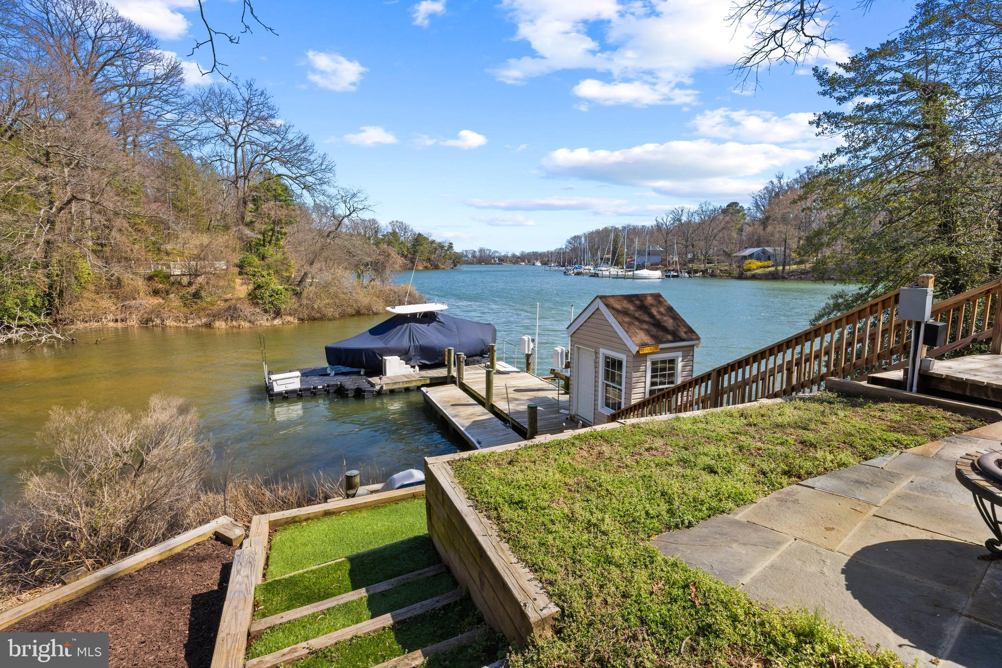 MILL CREEK WATERFRONT | 301 KINGSBERRY DRIVE