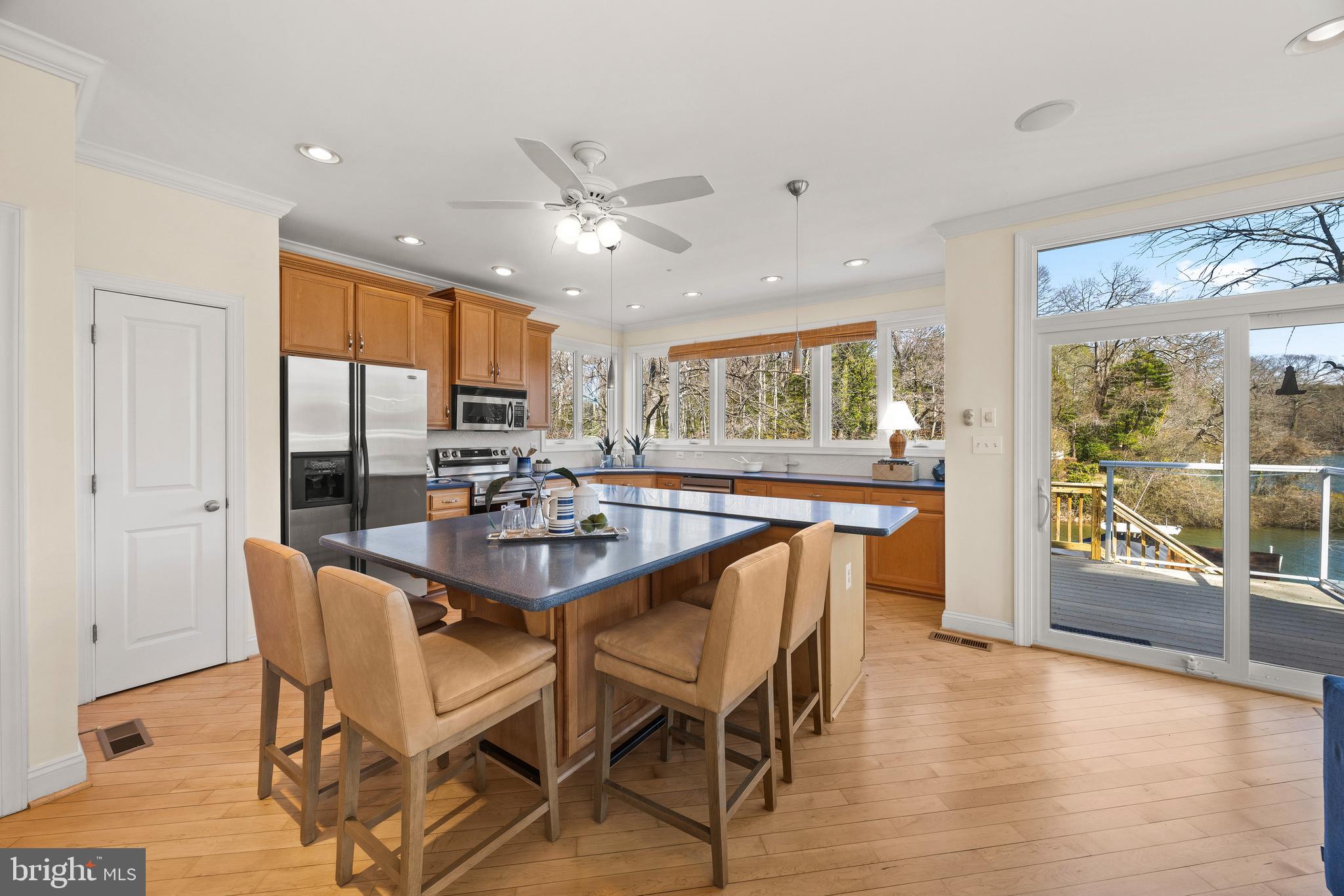 MILL CREEK WATERFRONT | 301 KINGSBERRY DRIVE