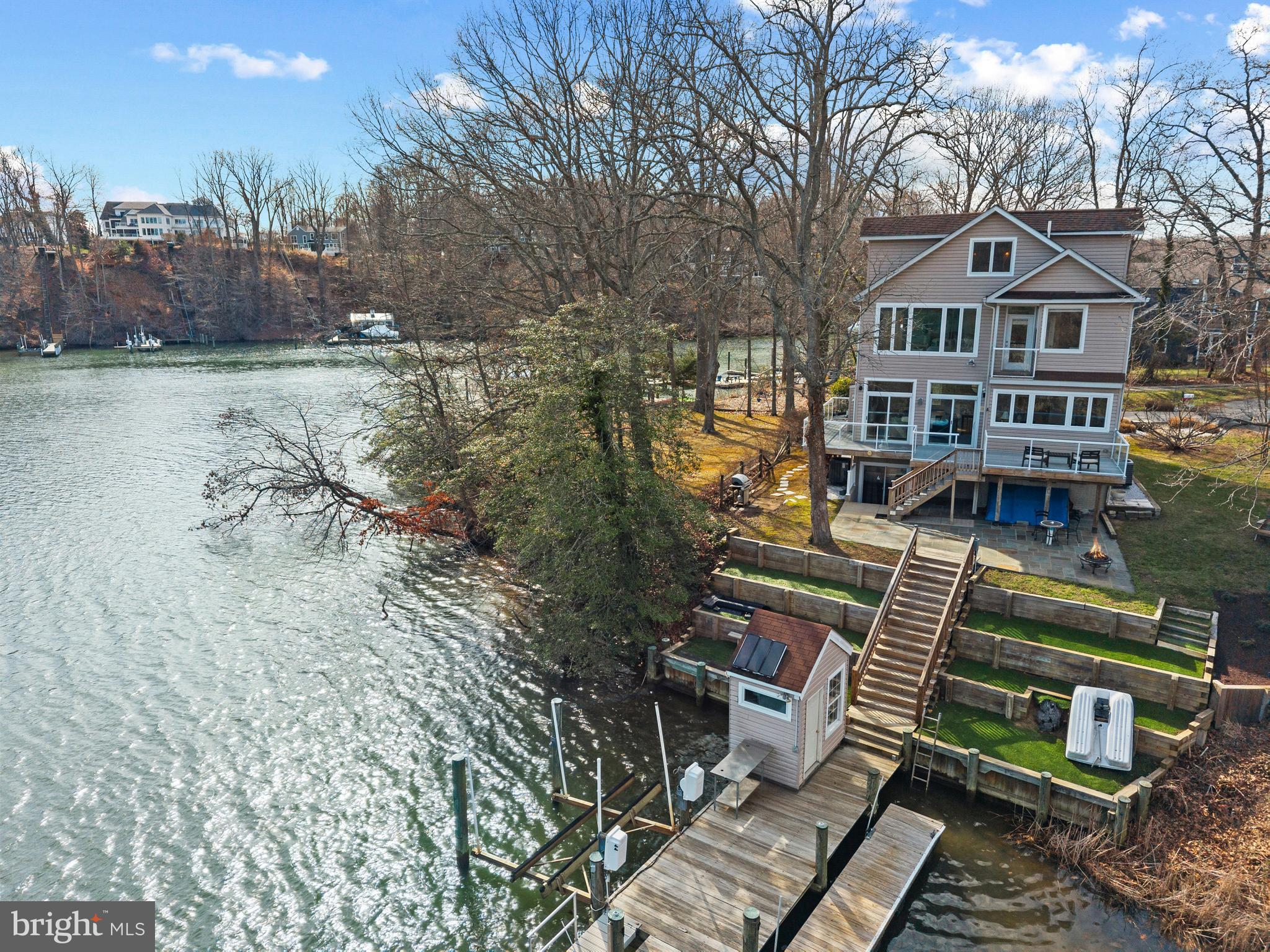 MILL CREEK WATERFRONT | 301 KINGSBERRY DRIVE