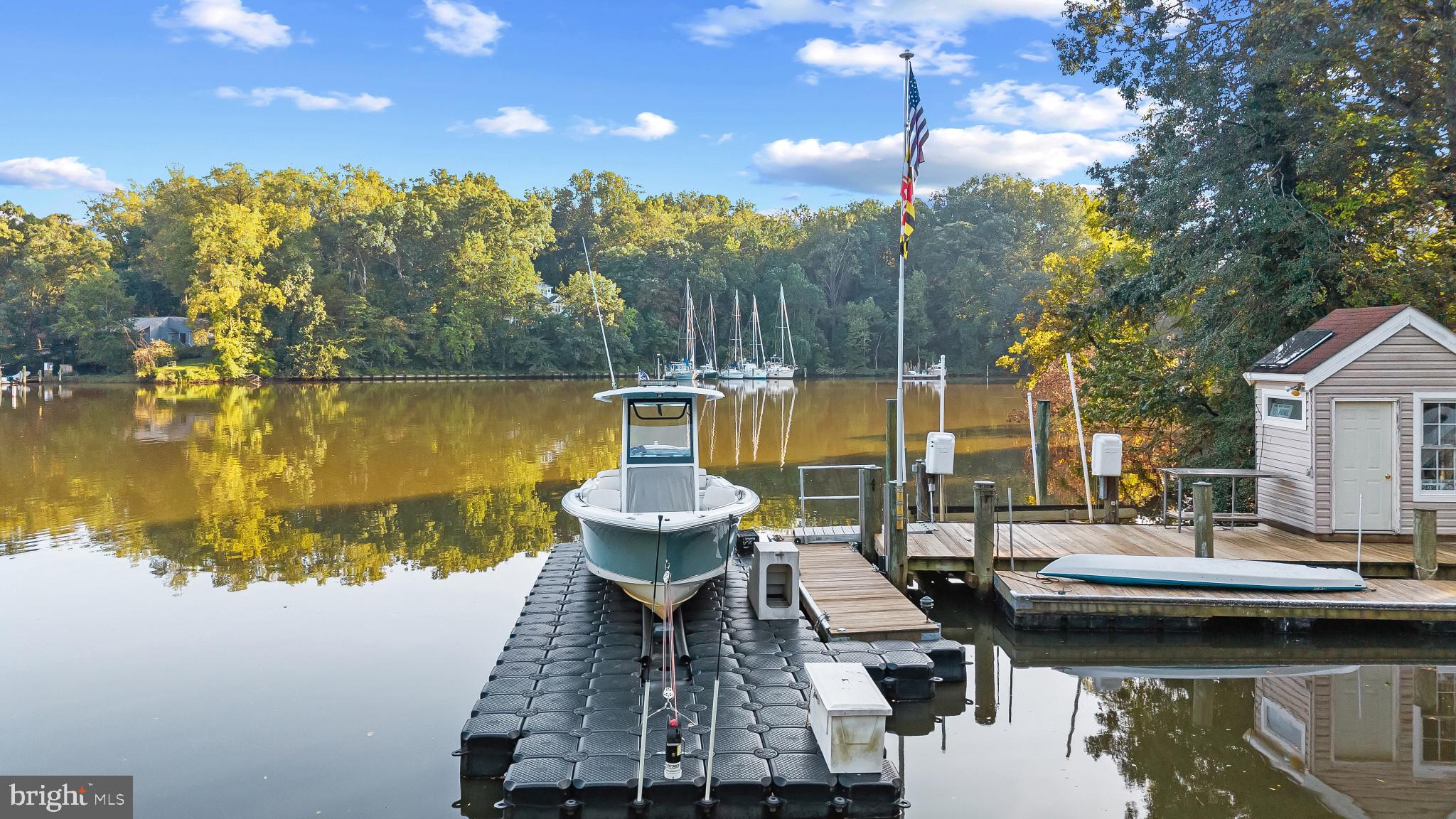 MILL CREEK WATERFRONT | 301 KINGSBERRY DRIVE