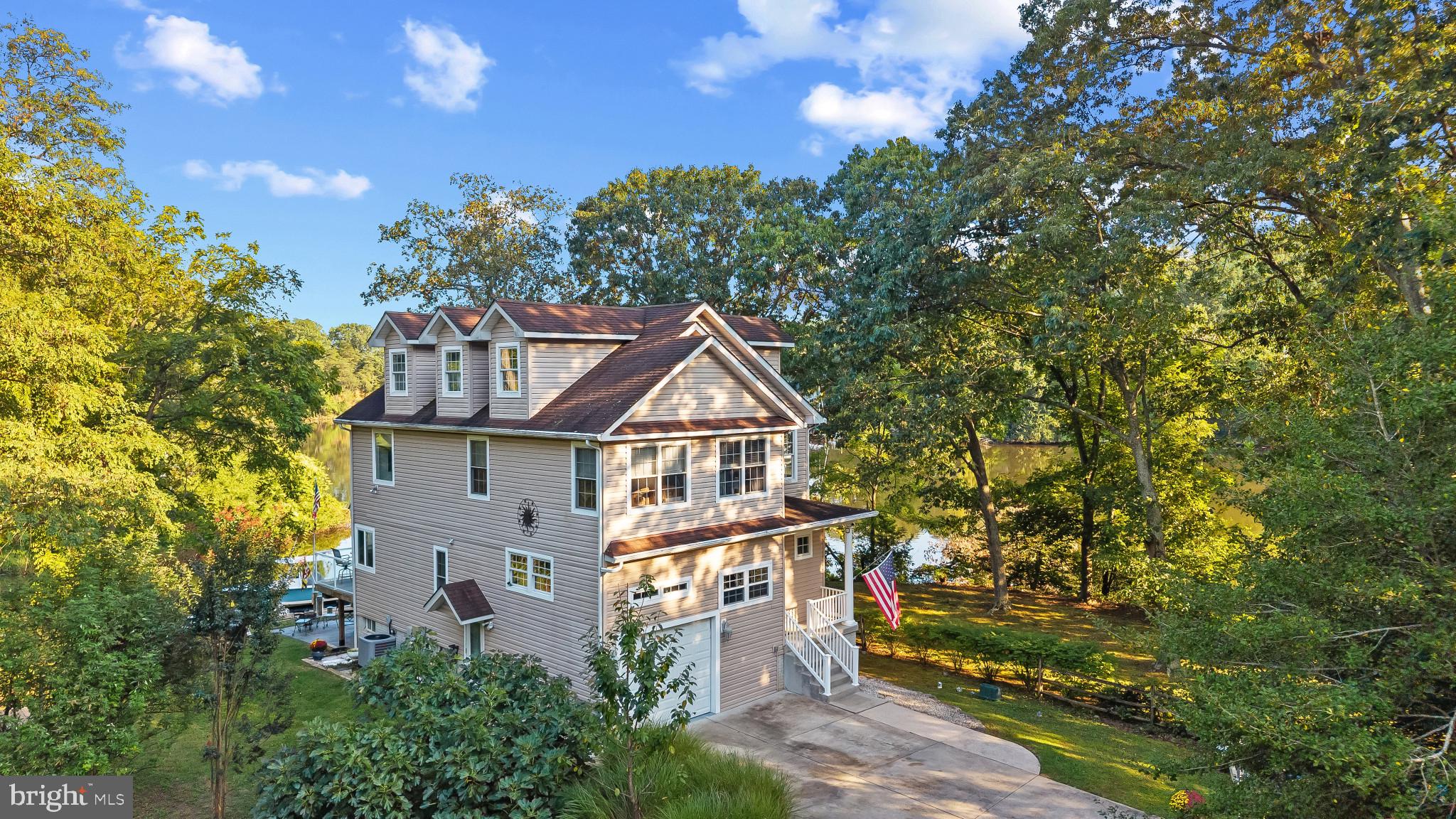MILL CREEK WATERFRONT | 301 KINGSBERRY DRIVE