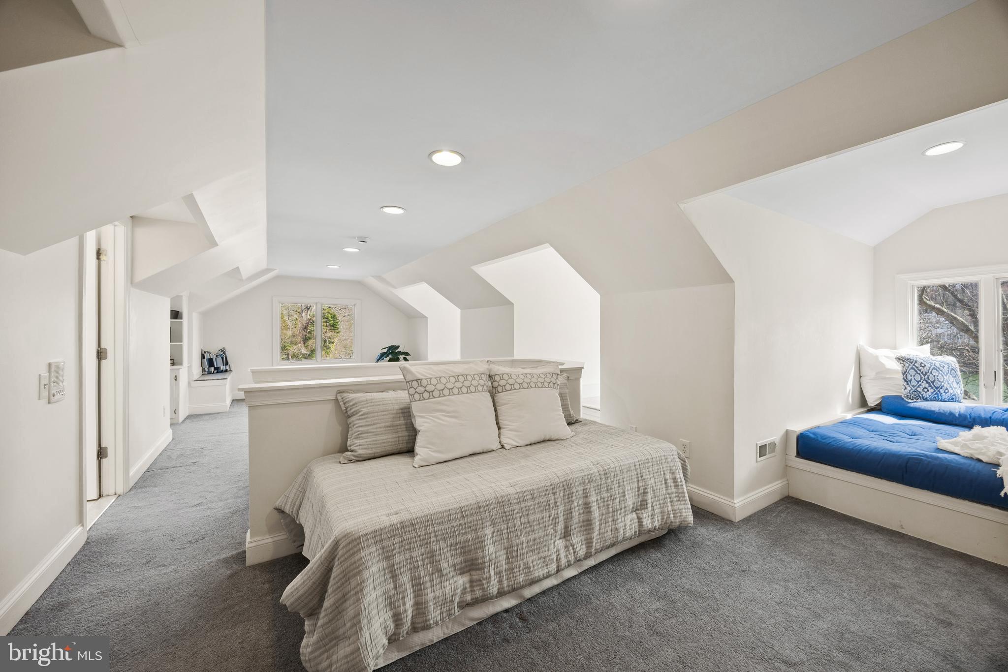 MILL CREEK WATERFRONT | 301 KINGSBERRY DRIVE