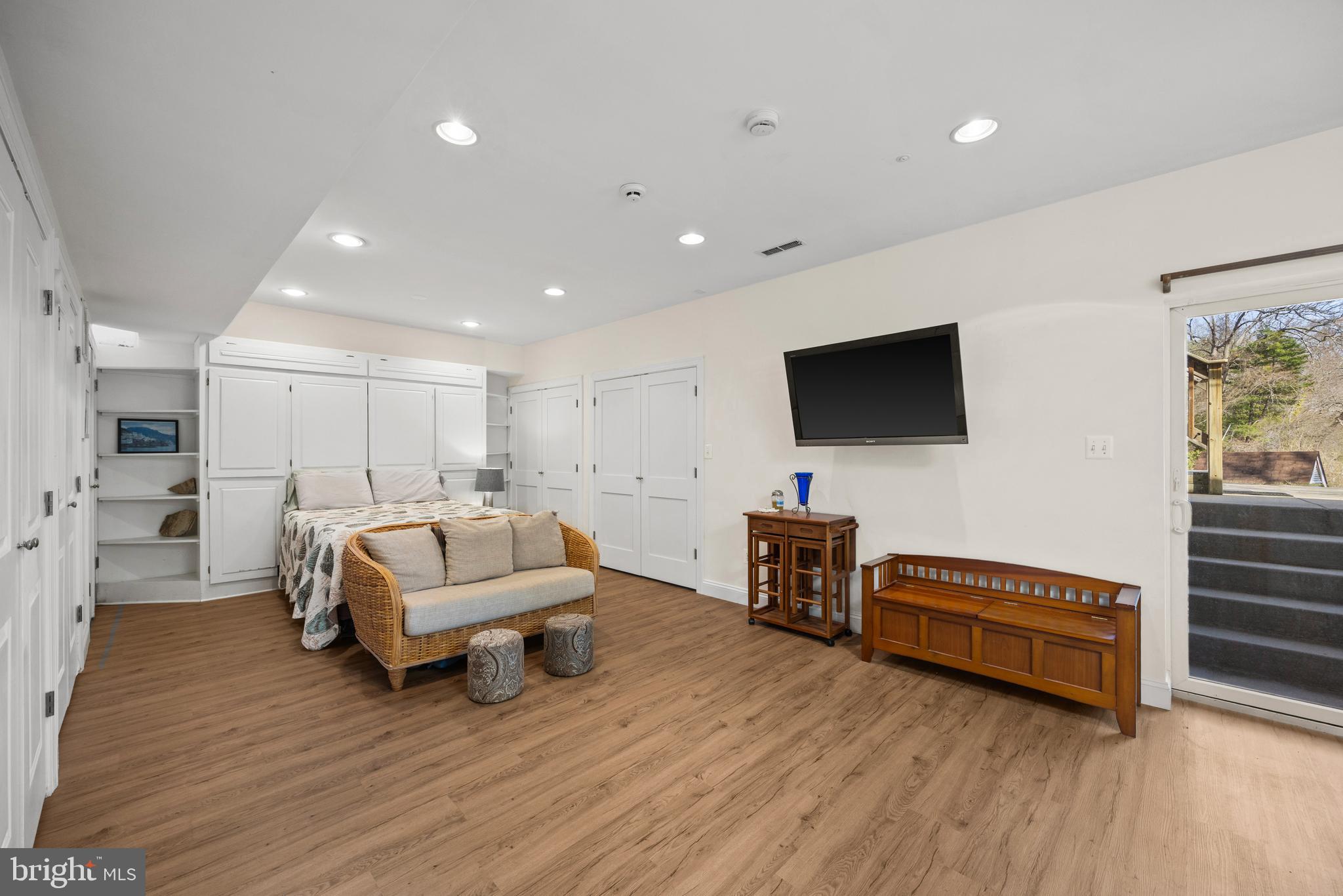 MILL CREEK WATERFRONT | 301 KINGSBERRY DRIVE