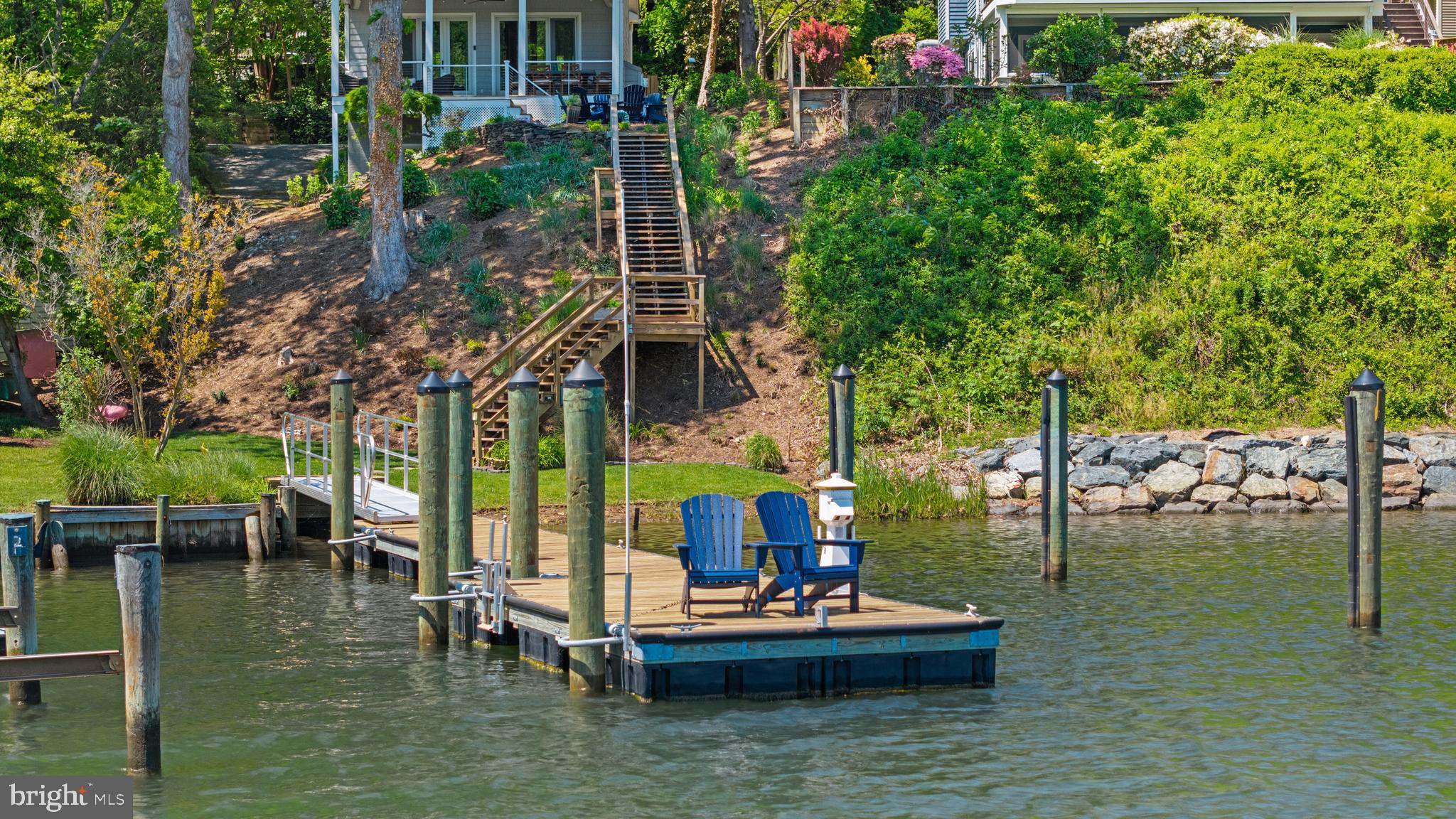 EPPING FOREST WATERFRONT | 327 RIVERVIEW TRAIL