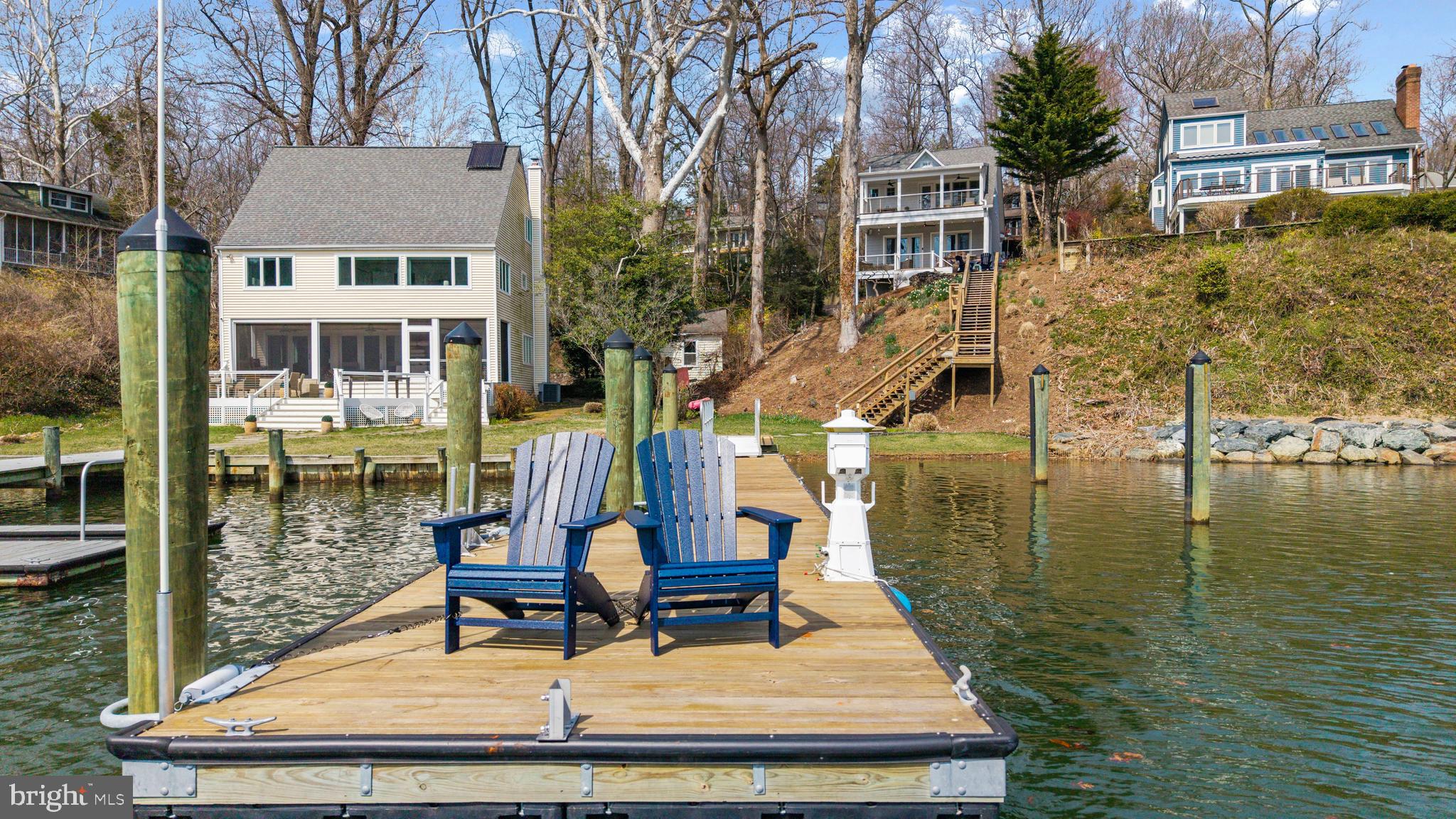EPPING FOREST WATERFRONT | 327 RIVERVIEW TRAIL