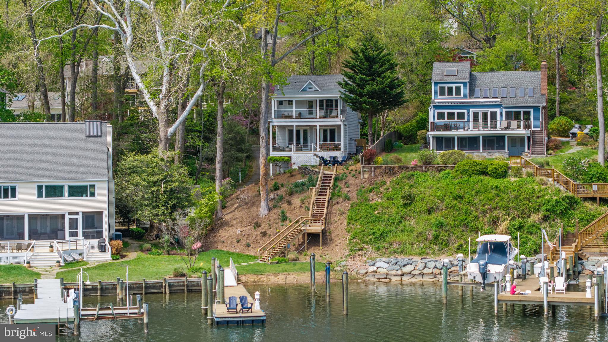 EPPING FOREST WATERFRONT | 327 RIVERVIEW TRAIL
