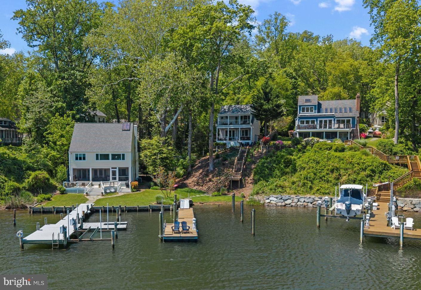 EPPING FOREST WATERFRONT | 327 RIVERVIEW TRAIL