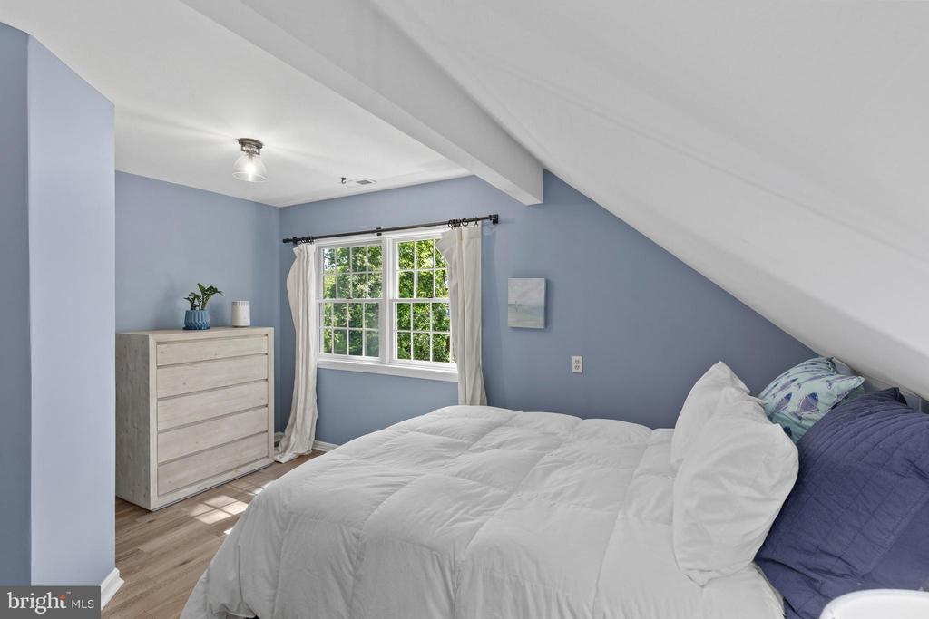 EPPING FOREST WATERFRONT | 327 RIVERVIEW TRAIL