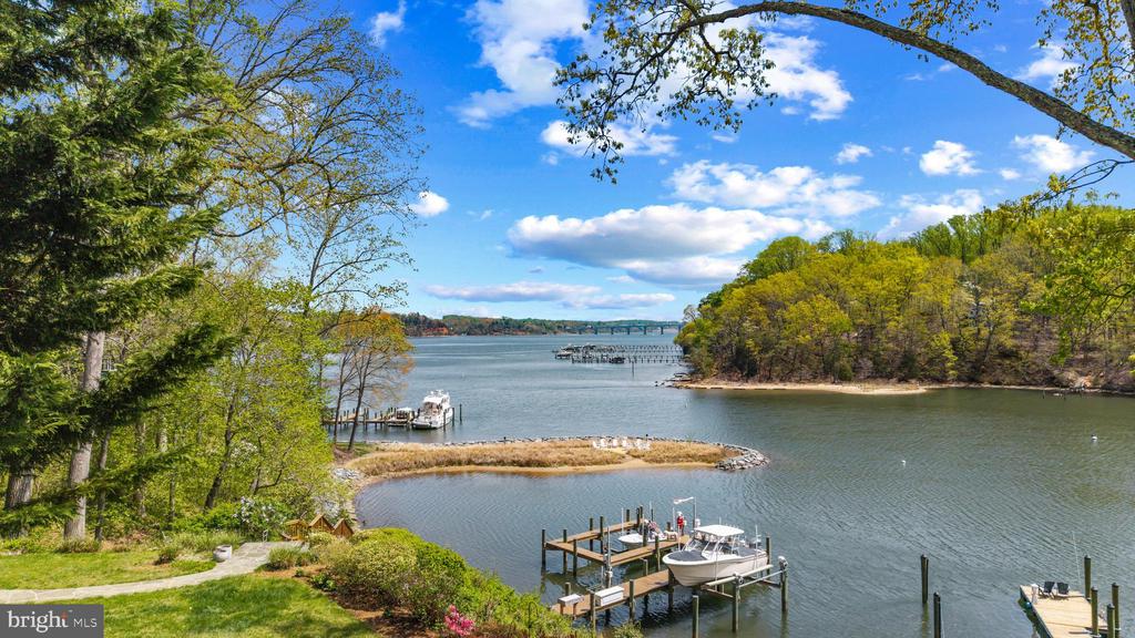 EPPING FOREST WATERFRONT | 327 RIVERVIEW TRAIL