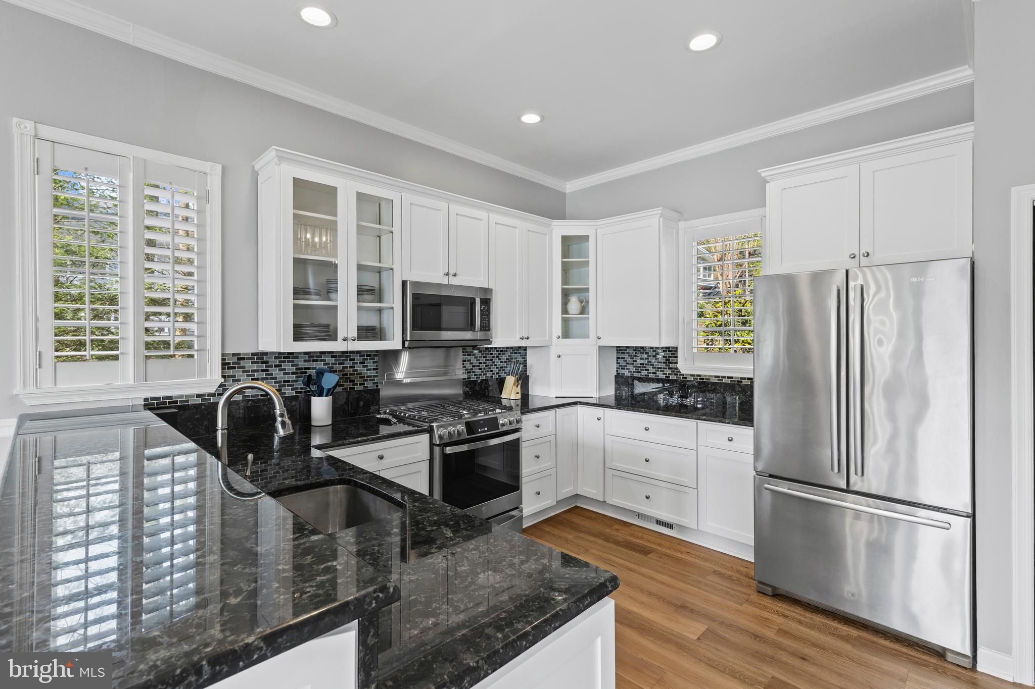 EPPING FOREST WATERFRONT | 327 RIVERVIEW TRAIL