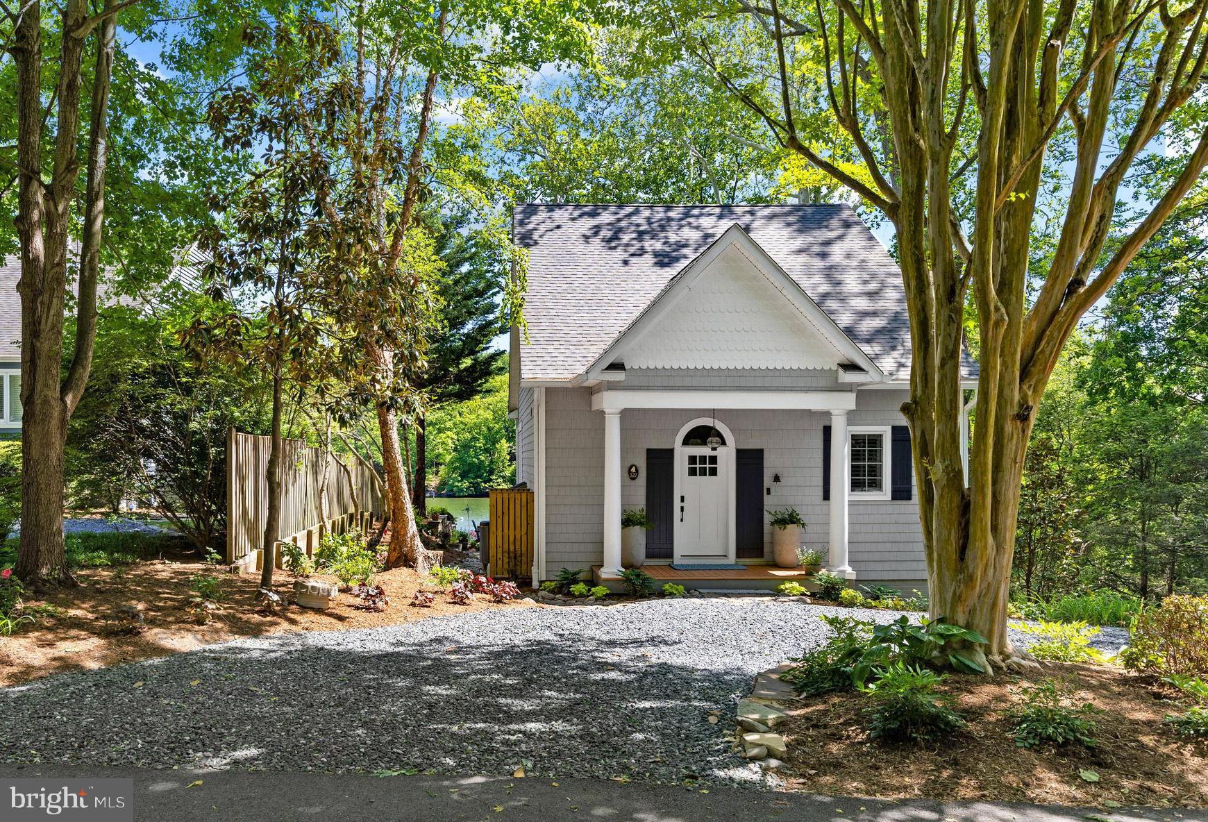 EPPING FOREST WATERFRONT | 327 RIVERVIEW TRAIL