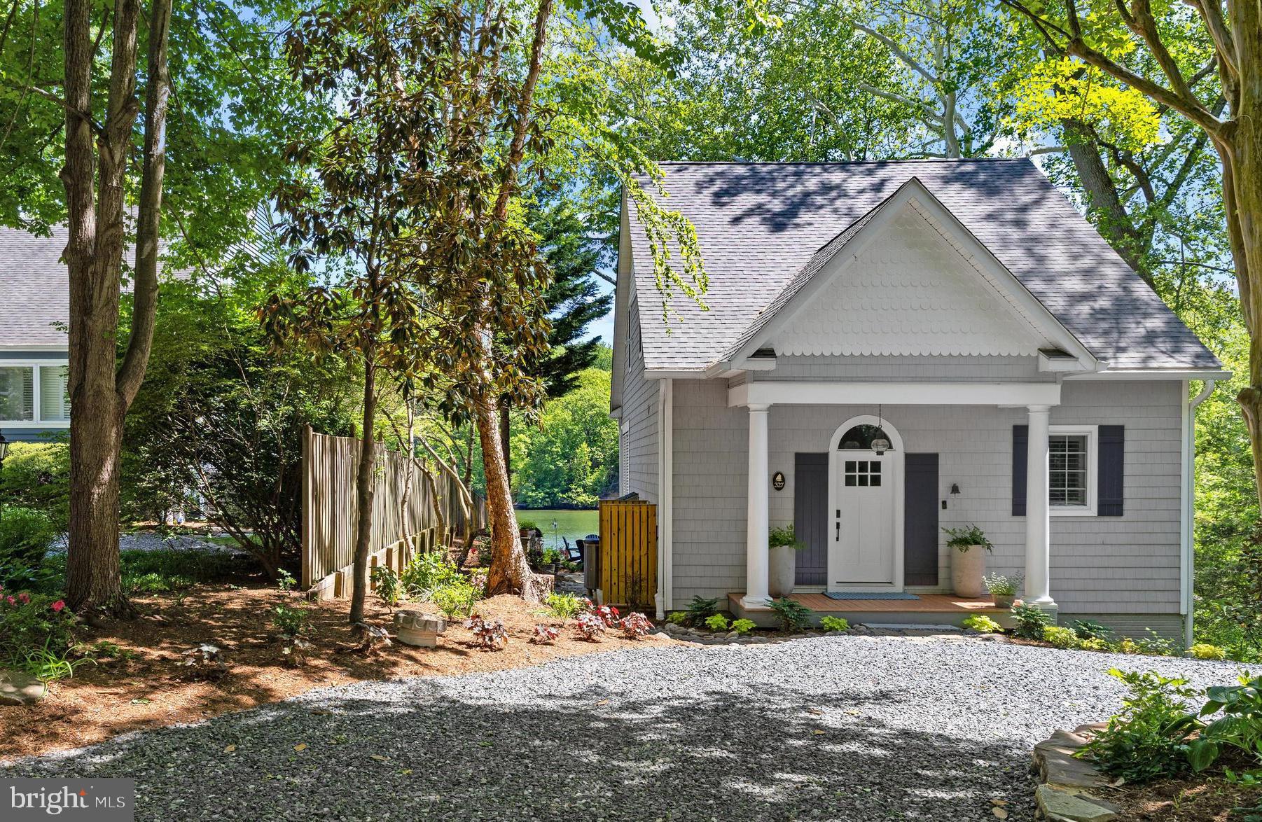 EPPING FOREST WATERFRONT | 327 RIVERVIEW TRAIL