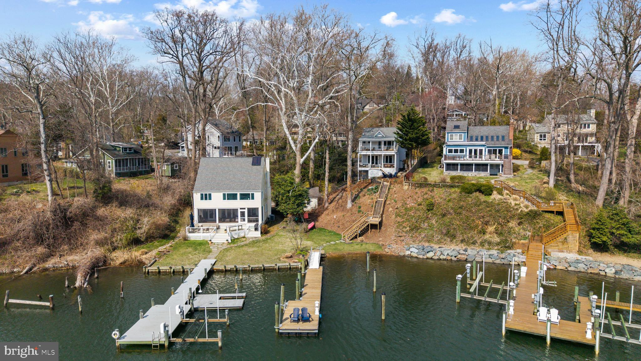 EPPING FOREST WATERFRONT | 327 RIVERVIEW TRAIL