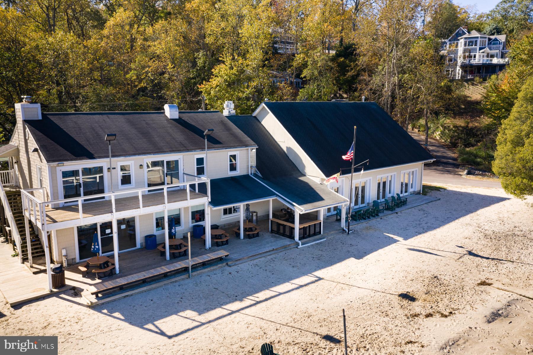 EPPING FOREST WATERFRONT | 327 RIVERVIEW TRAIL