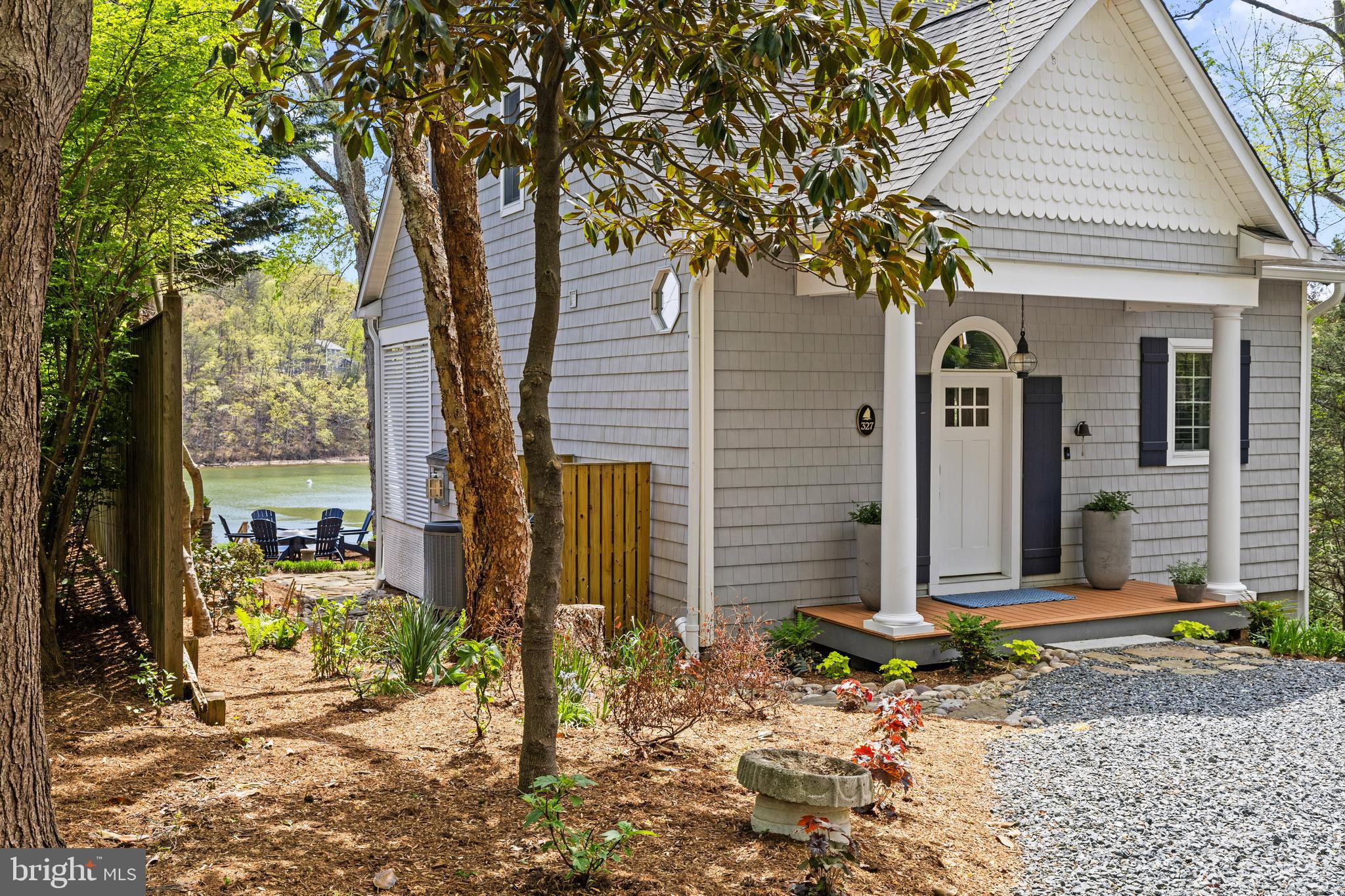 EPPING FOREST WATERFRONT | 327 RIVERVIEW TRAIL