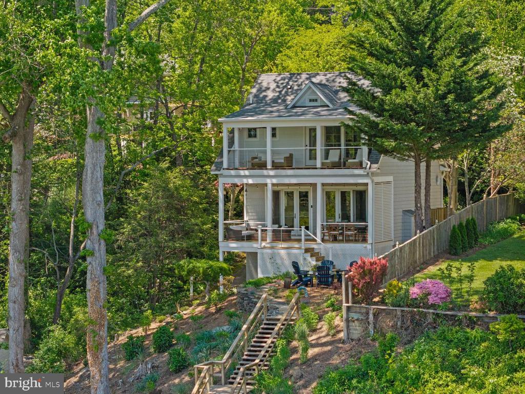 EPPING FOREST WATERFRONT | 327 RIVERVIEW TRAIL