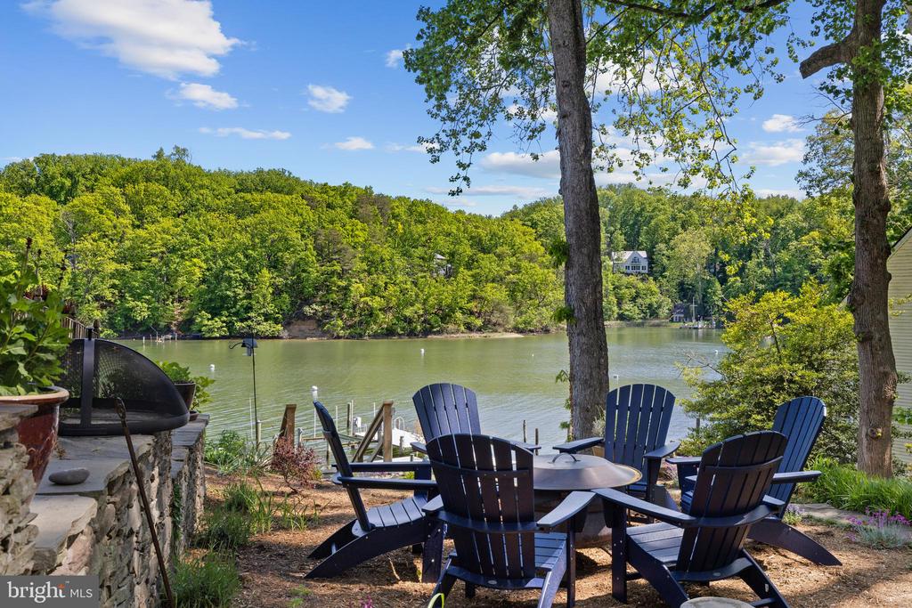 EPPING FOREST WATERFRONT | 327 RIVERVIEW TRAIL