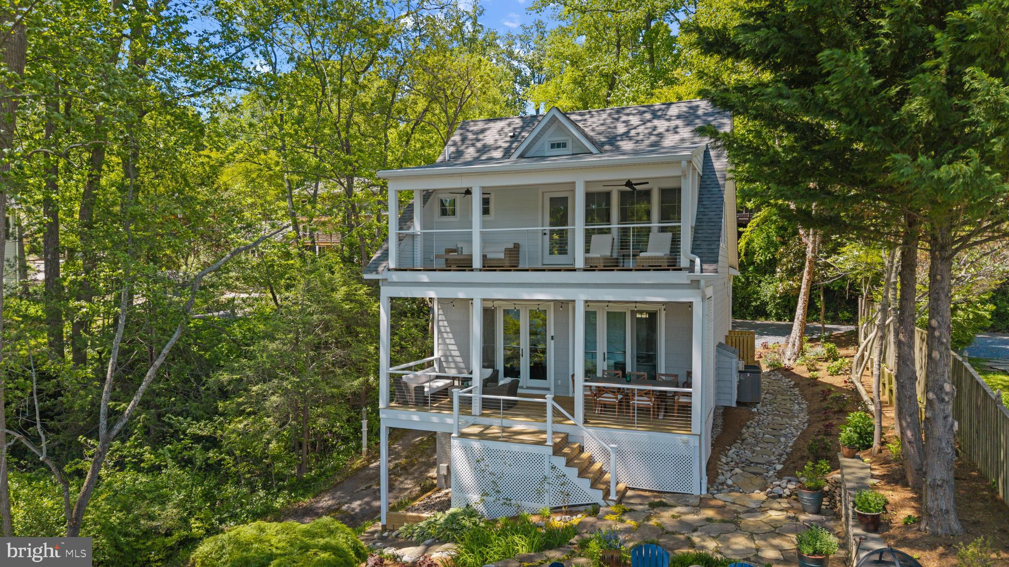 EPPING FOREST WATERFRONT | 327 RIVERVIEW TRAIL