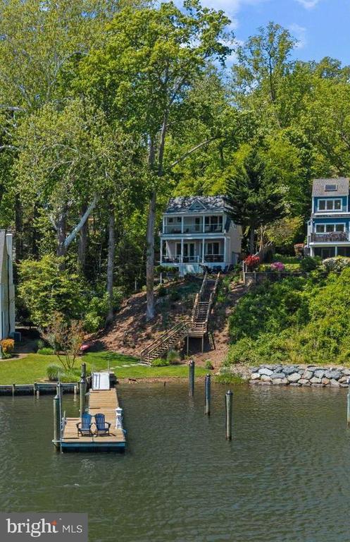 EPPING FOREST WATERFRONT | 327 RIVERVIEW TRAIL