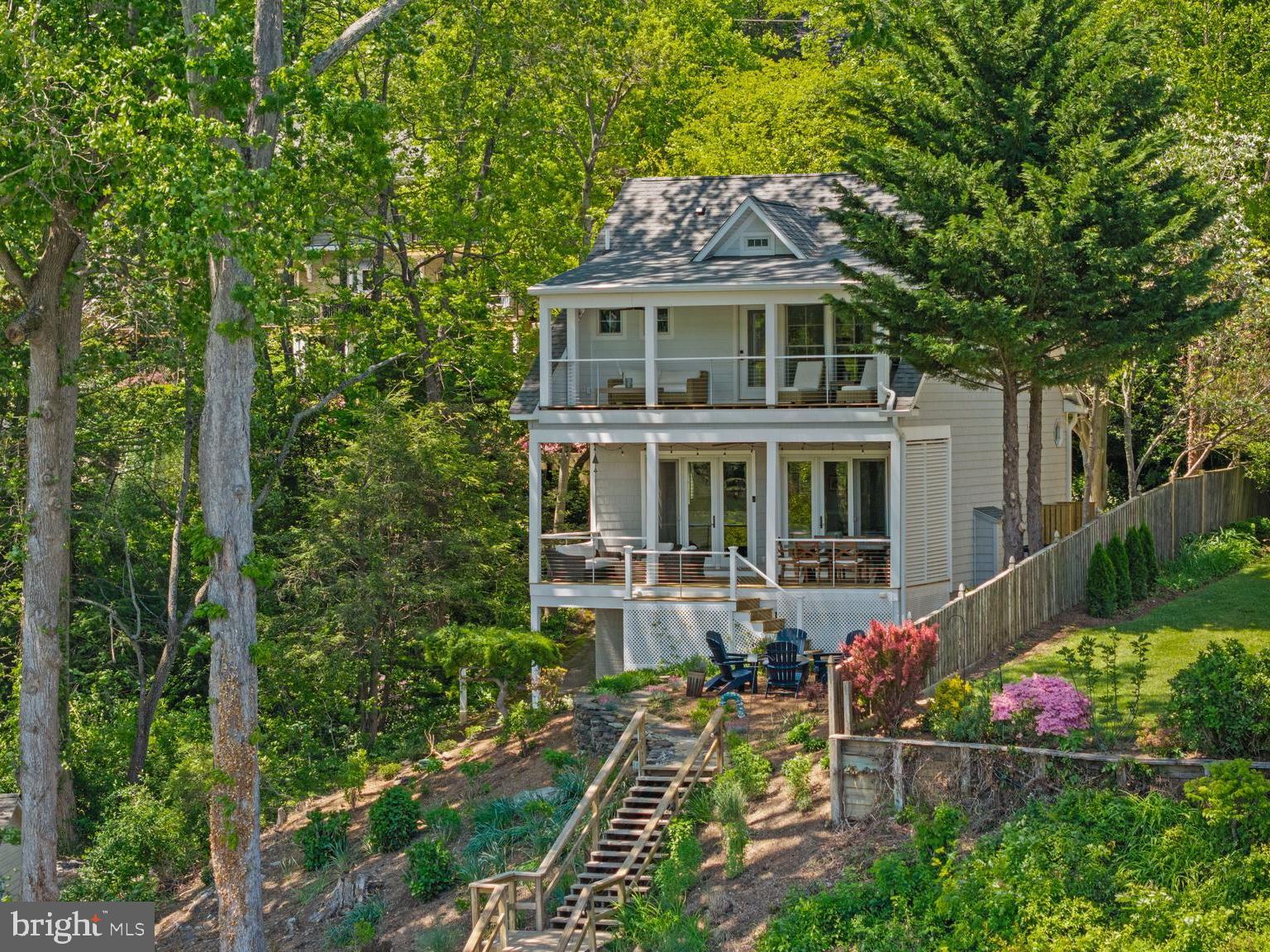 EPPING FOREST WATERFRONT | 327 RIVERVIEW TRAIL